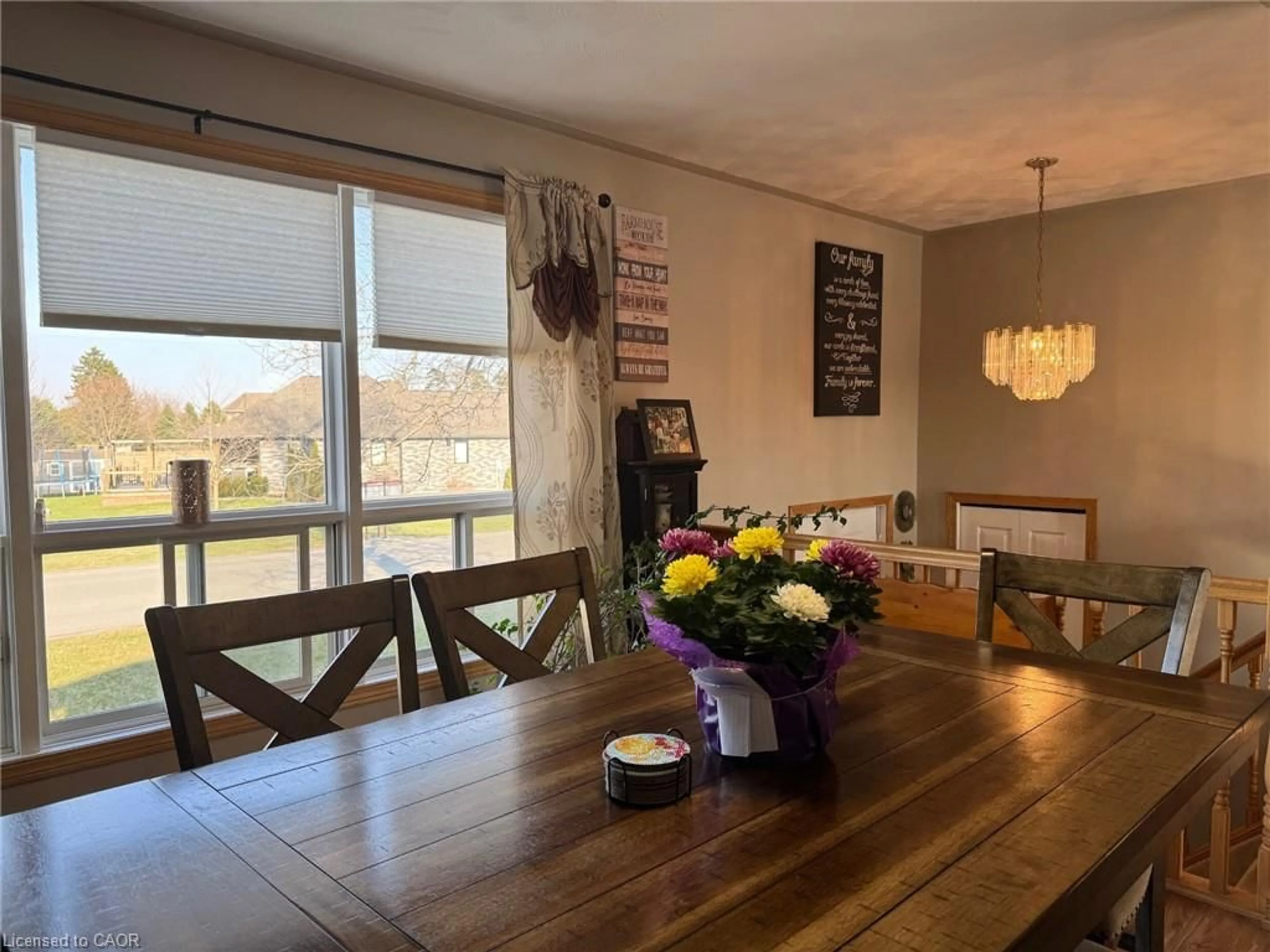 Dining room, wood/laminate floor for 13 Hawtrey Rd, Delhi Ontario N4B 2W5