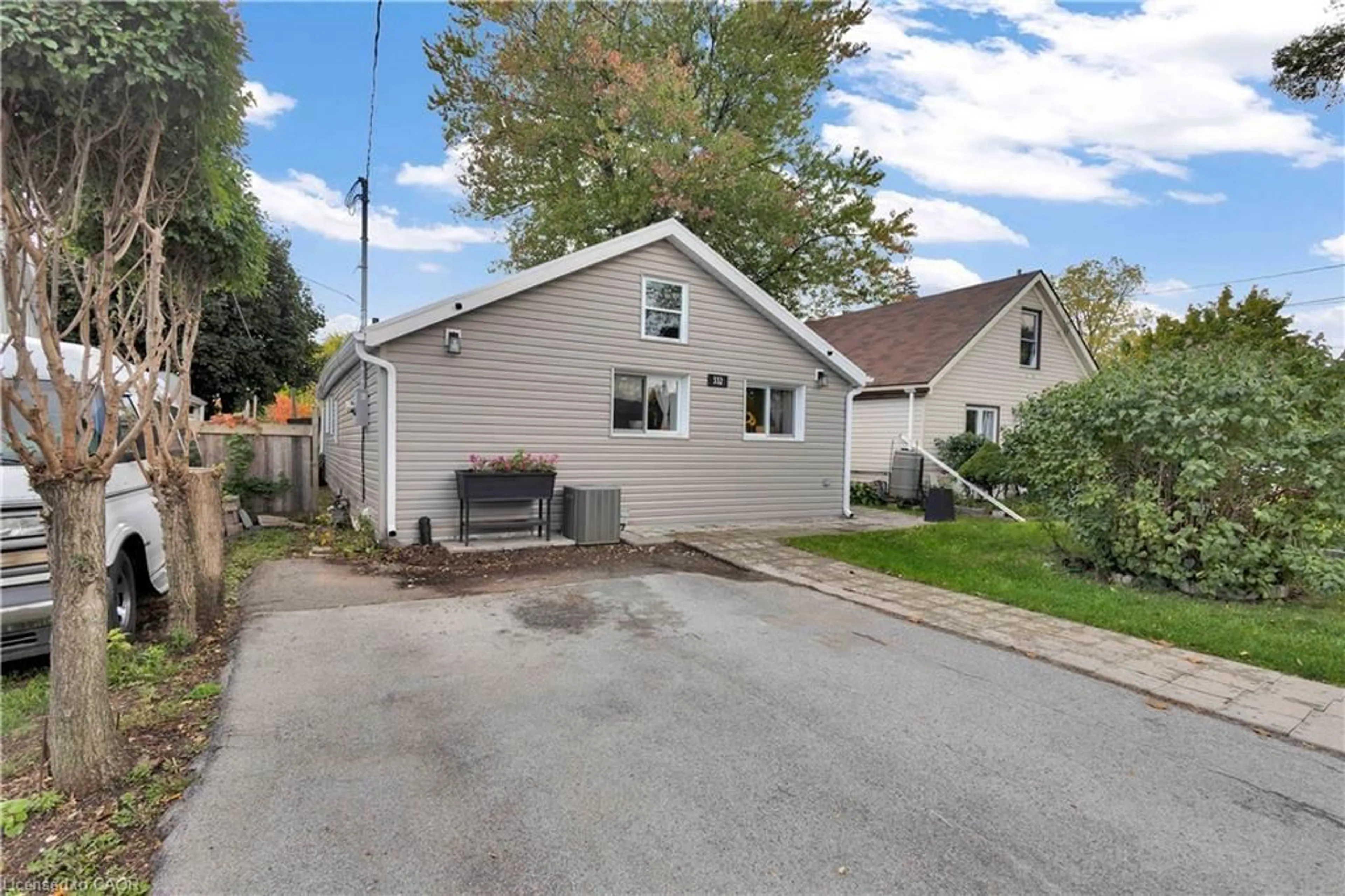 Unknown for 332 Vansitmart Ave, Hamilton Ontario L8H 3B8