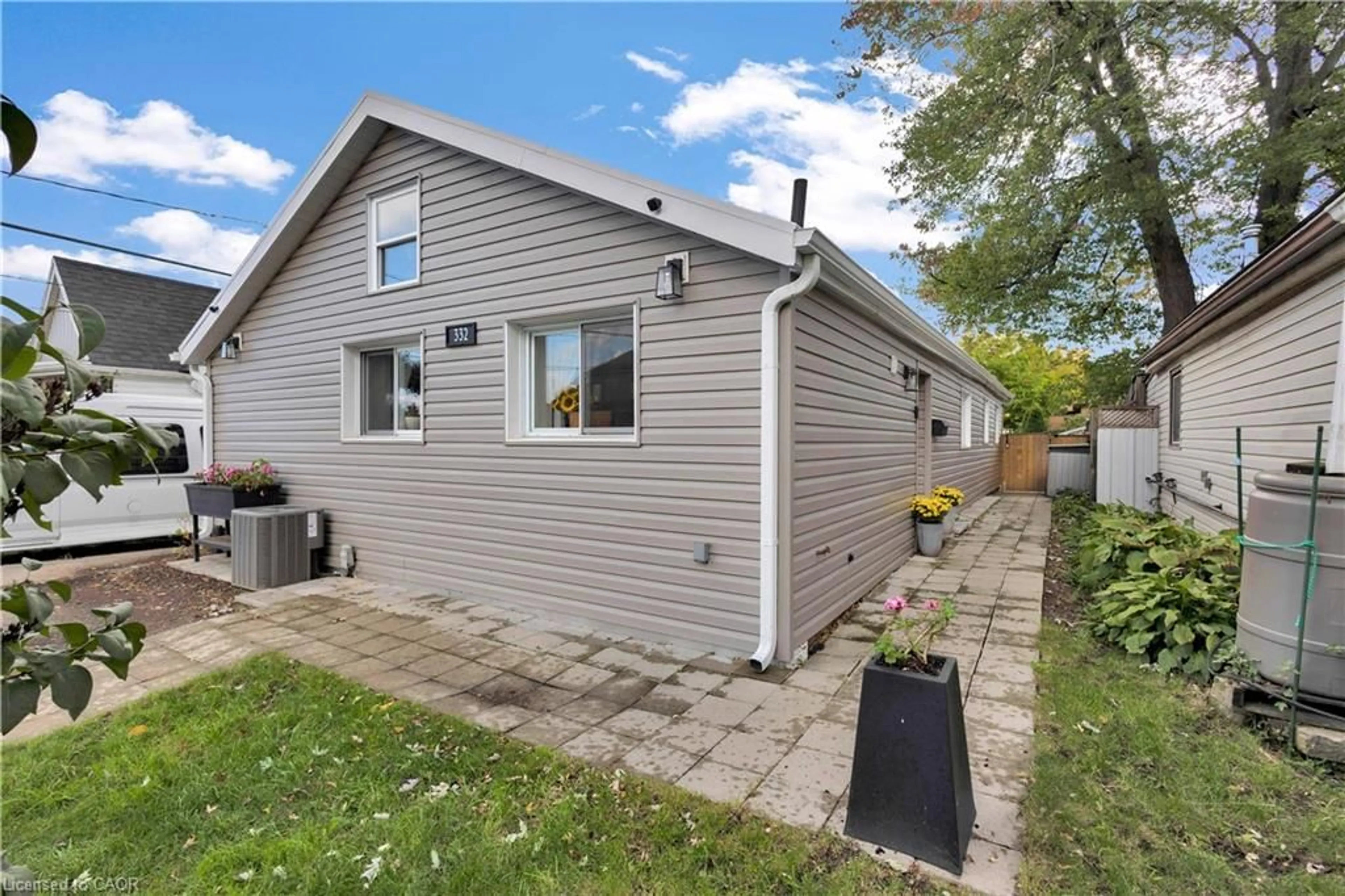 Unknown for 332 Vansitmart Ave, Hamilton Ontario L8H 3B8