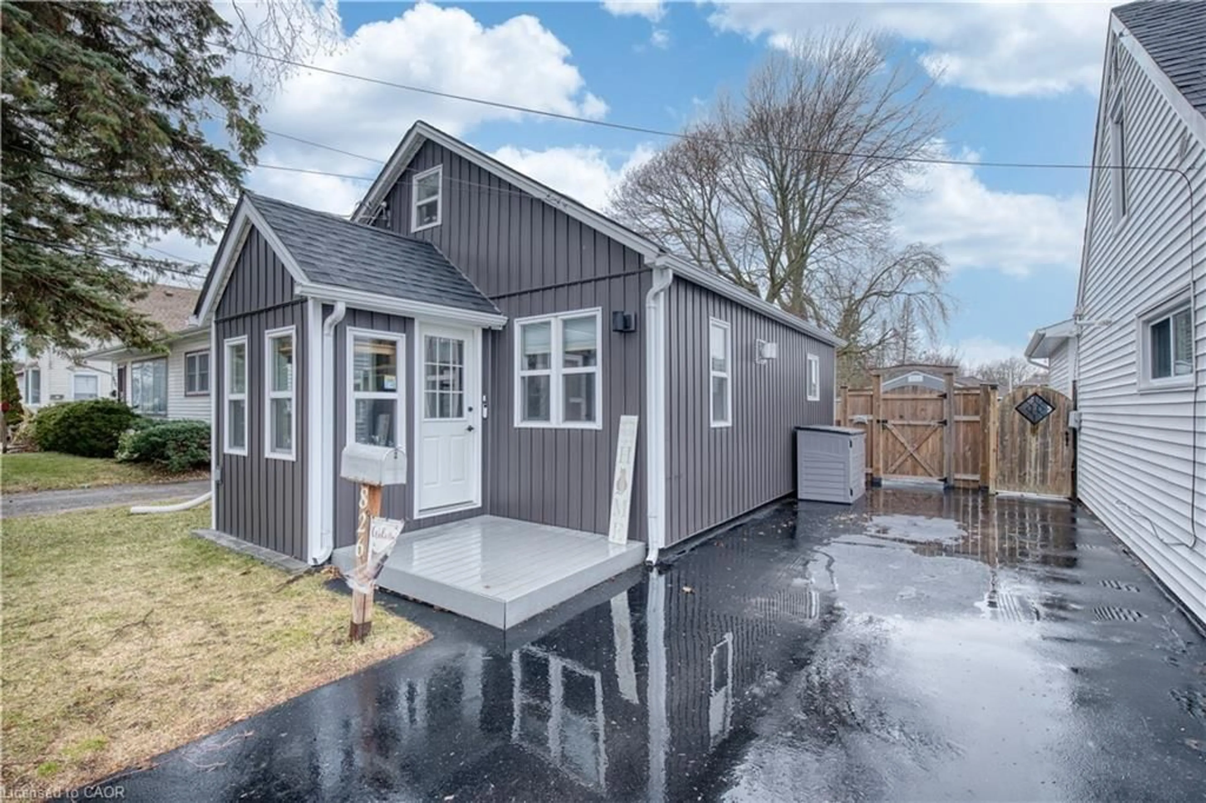 Shed for 826 Pine St, Dunnville Ontario N1A 2M5