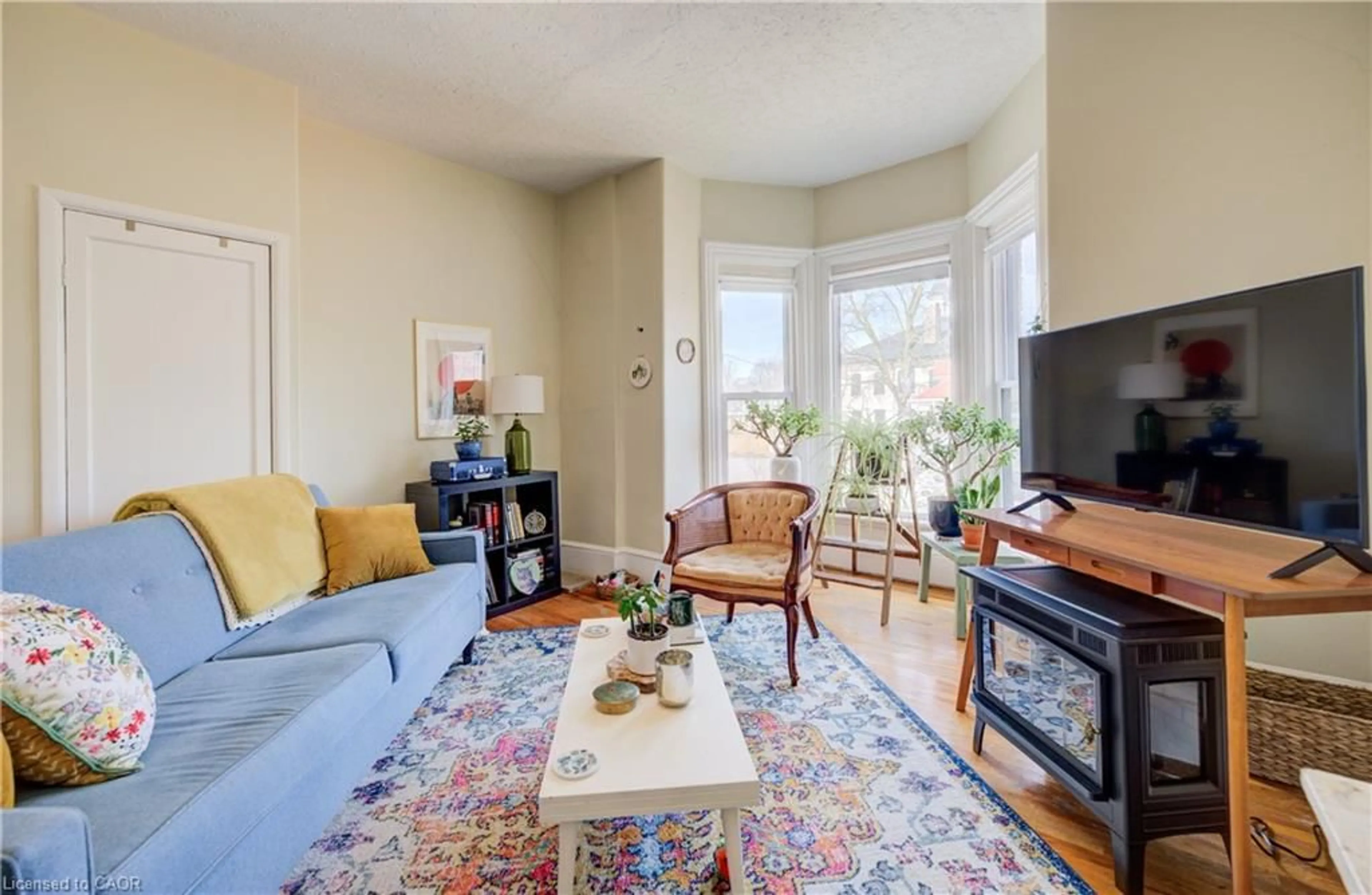 Living room with furniture, unknown for 3 Cant Ave, Cambridge Ontario N1S 2R5