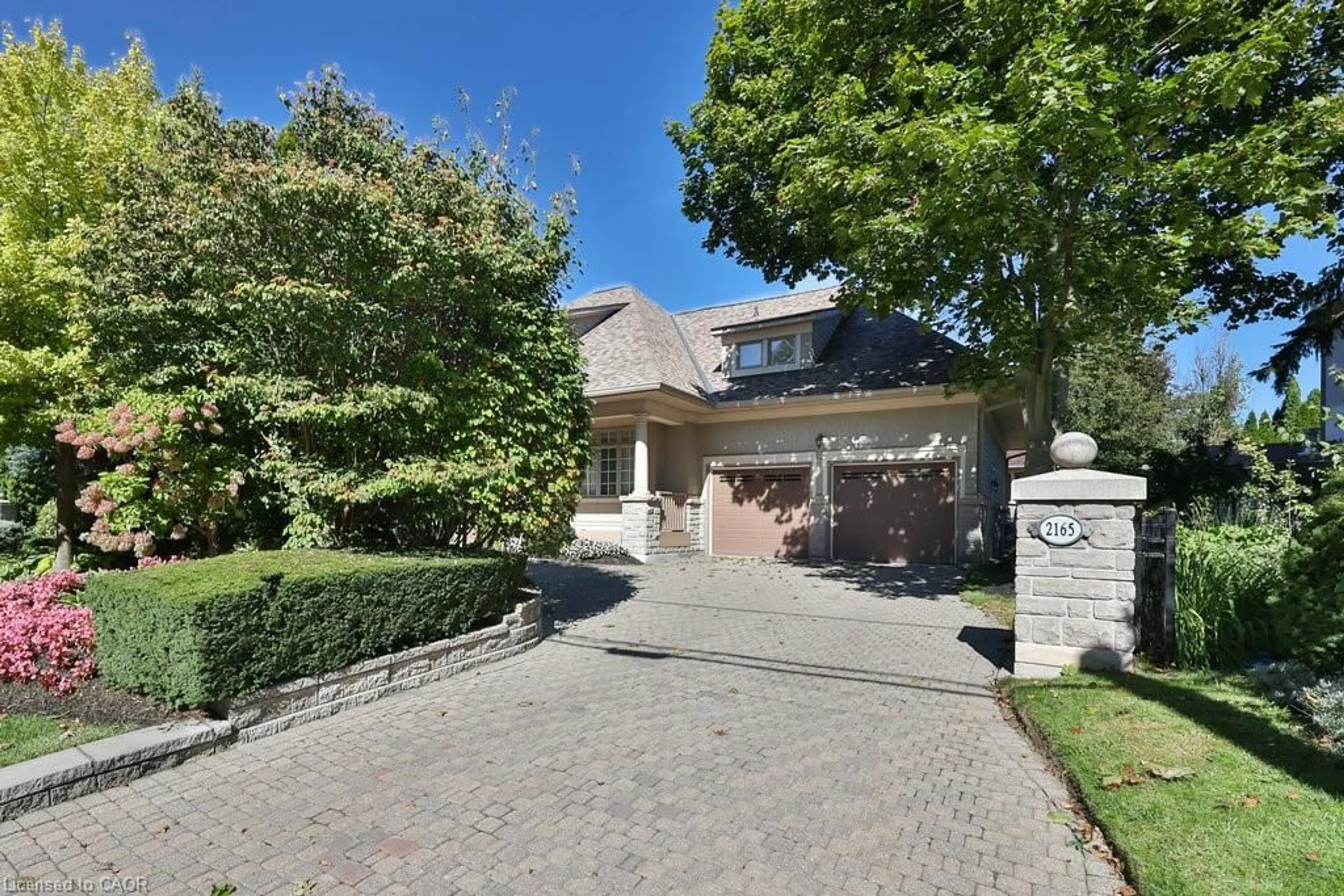 Unknown for 2165 Stavebank Rd #27, Mississauga Ontario L5C 1T3