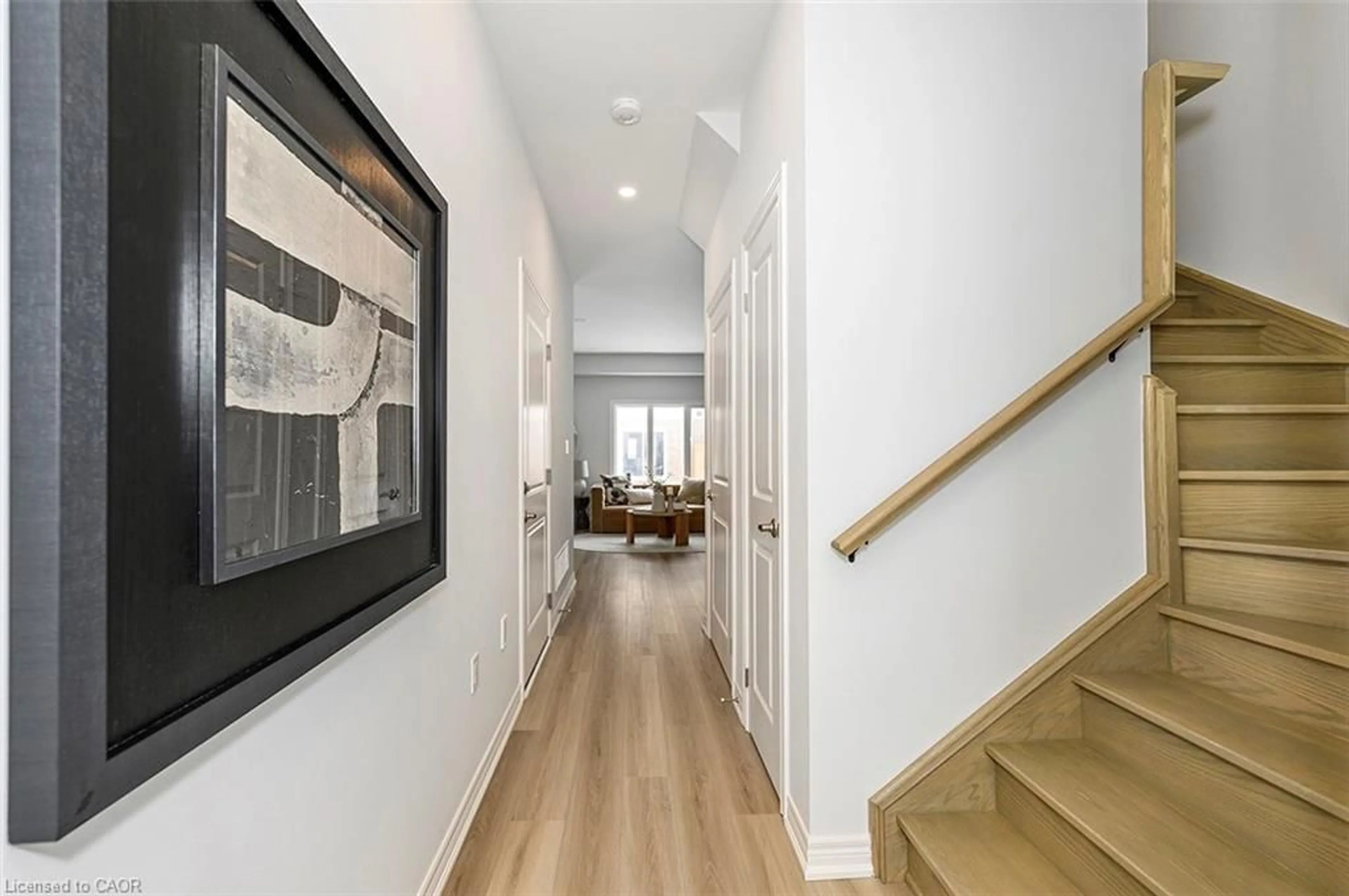 Indoor entryway for 205 Thames Way #28, Hamilton Ontario L0R 1W2