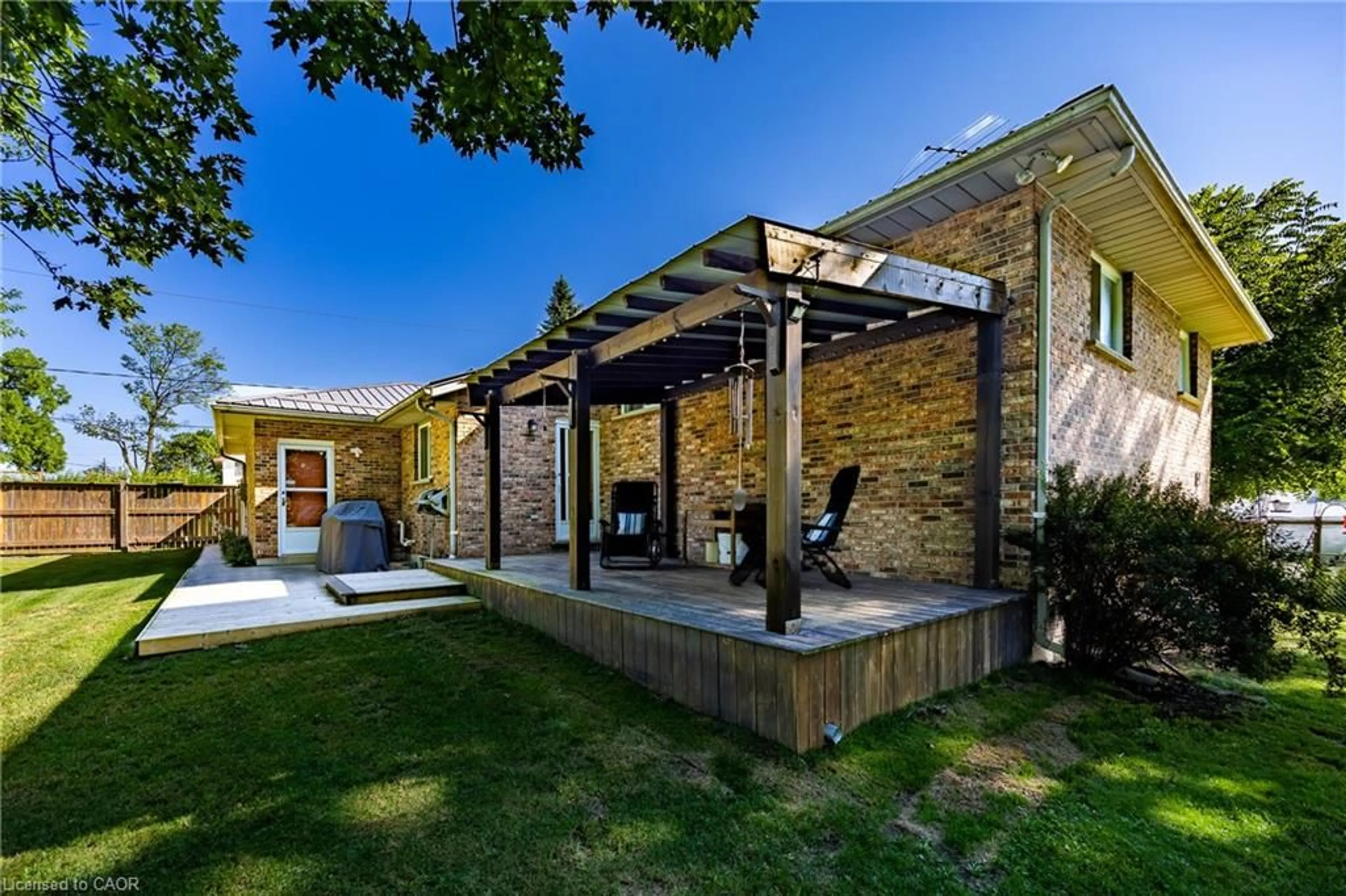 Patio, street for 15 Davis St, Jarvis Ontario N0A 1J0