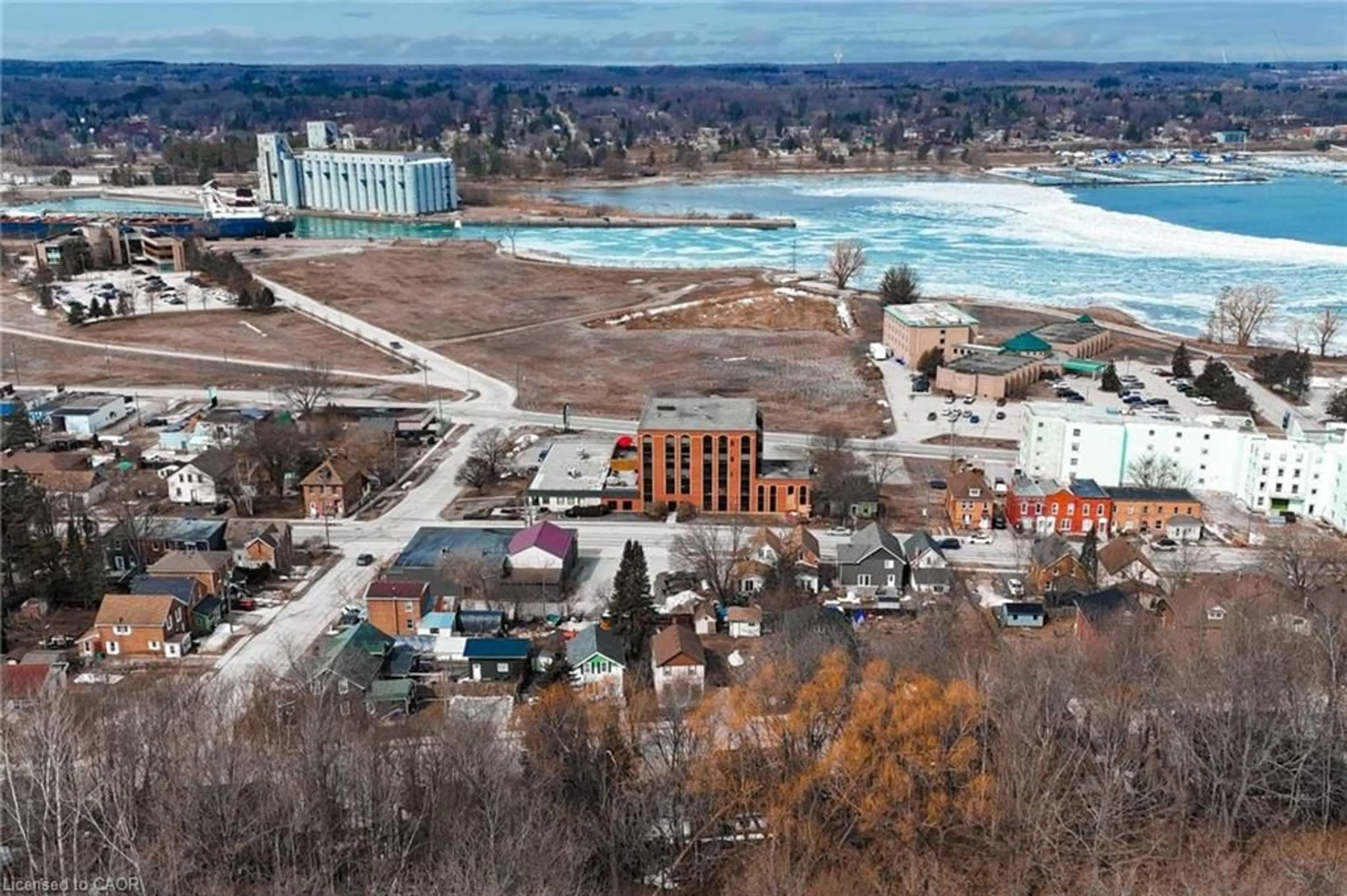 A pic from outside/outdoor area/front of a property/back of a property/a pic from drone, unknown for 1717 2nd Ave #505, Owen Sound Ontario N4K 6V4