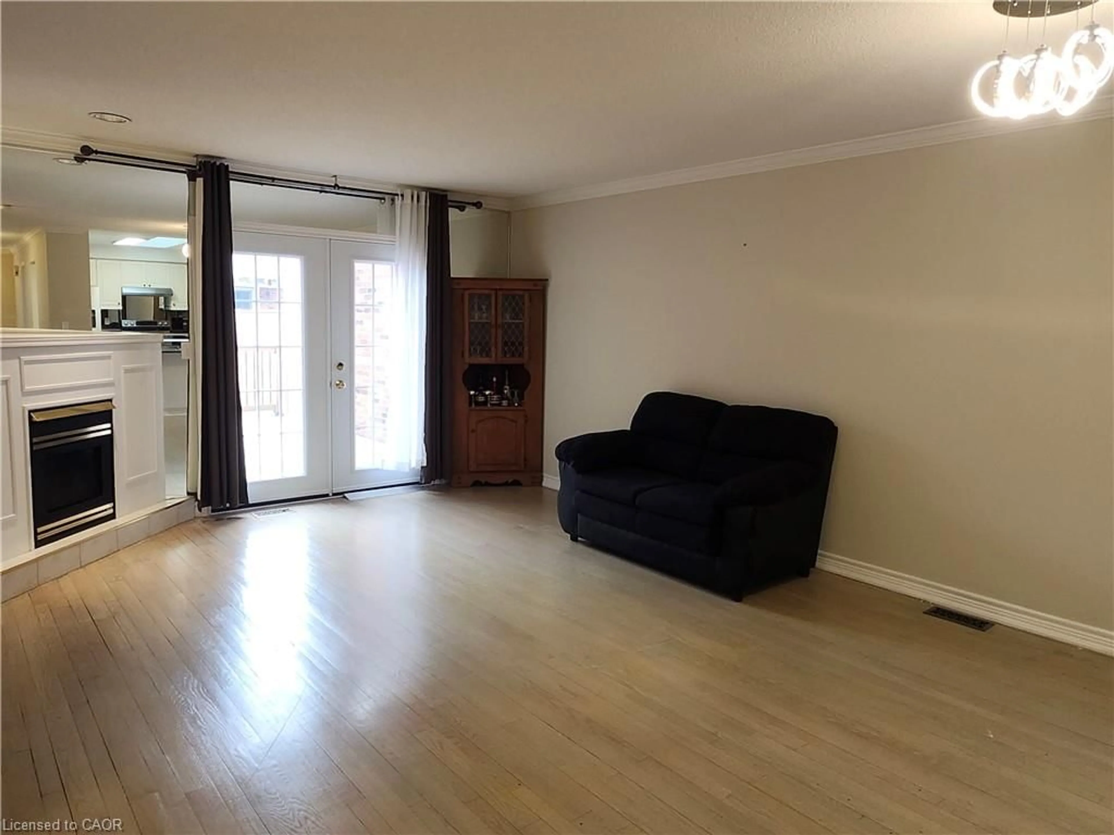 A pic of a room for 810 Golf Links Rd #2, Ancaster Ontario L9K 1J2