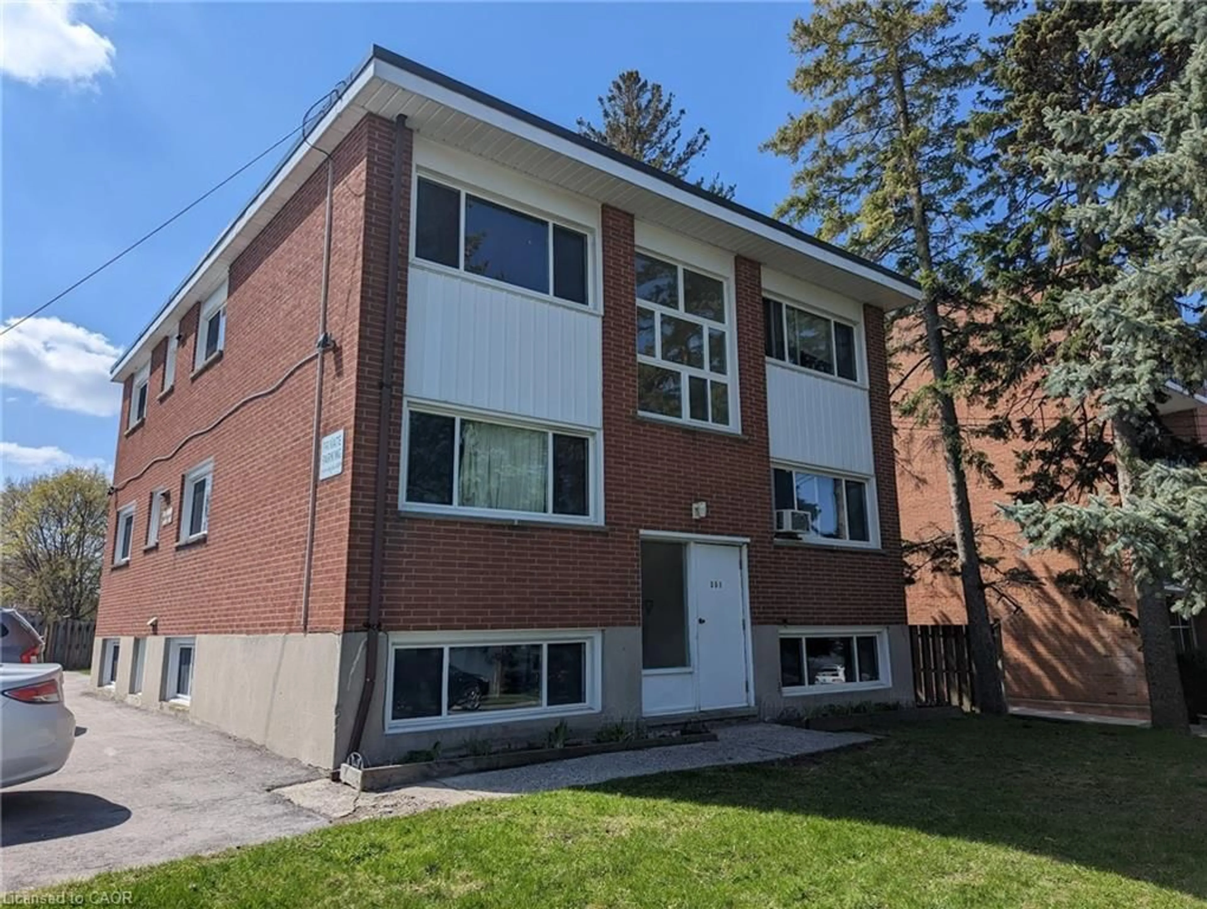 Home with brick exterior material, street for 351 Hoffman St, Kitchener Ontario N2M 3N5