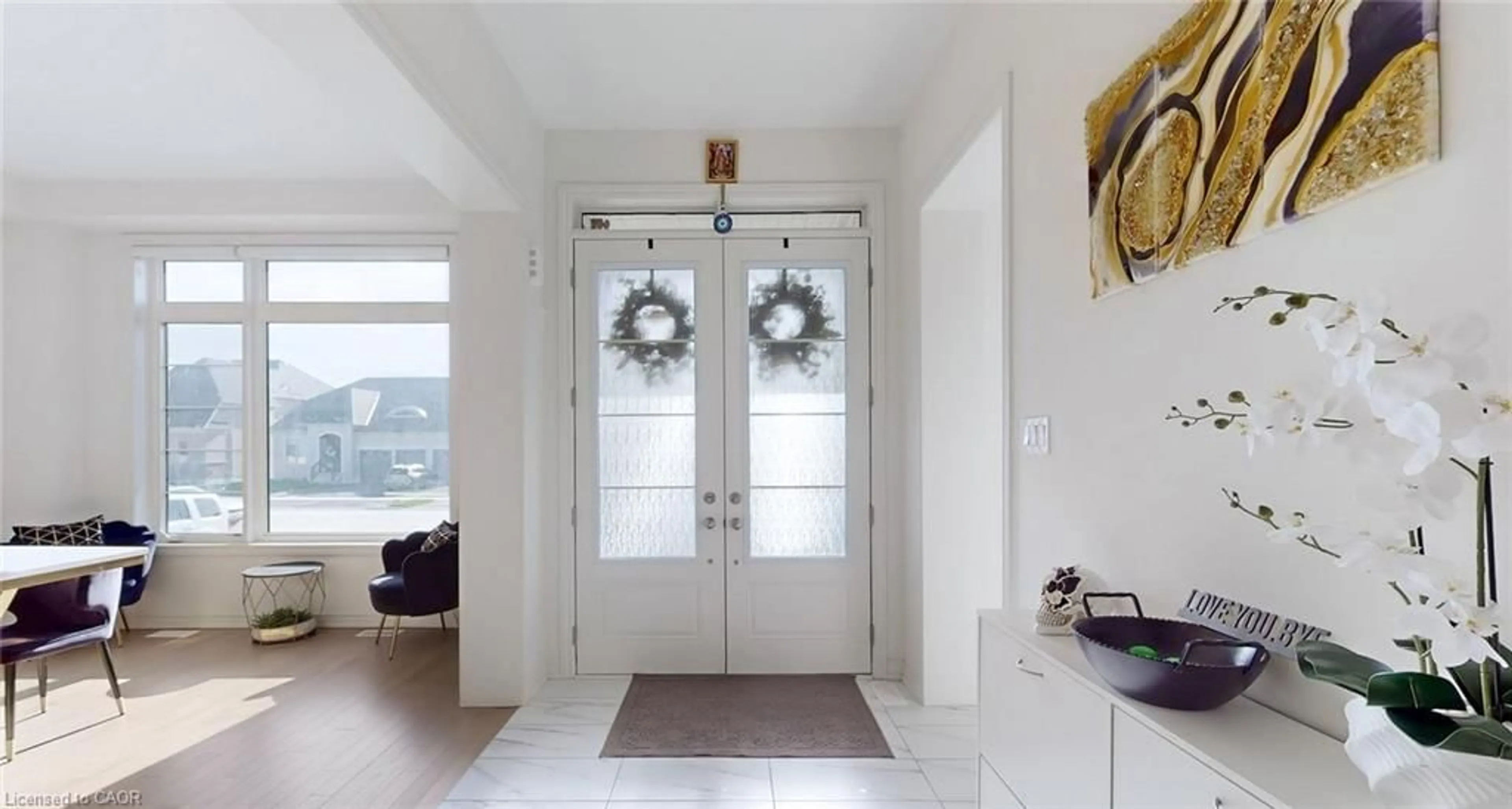 Indoor entryway for 25 Bellflower Cres, Tottenham Ontario L0G 1W0