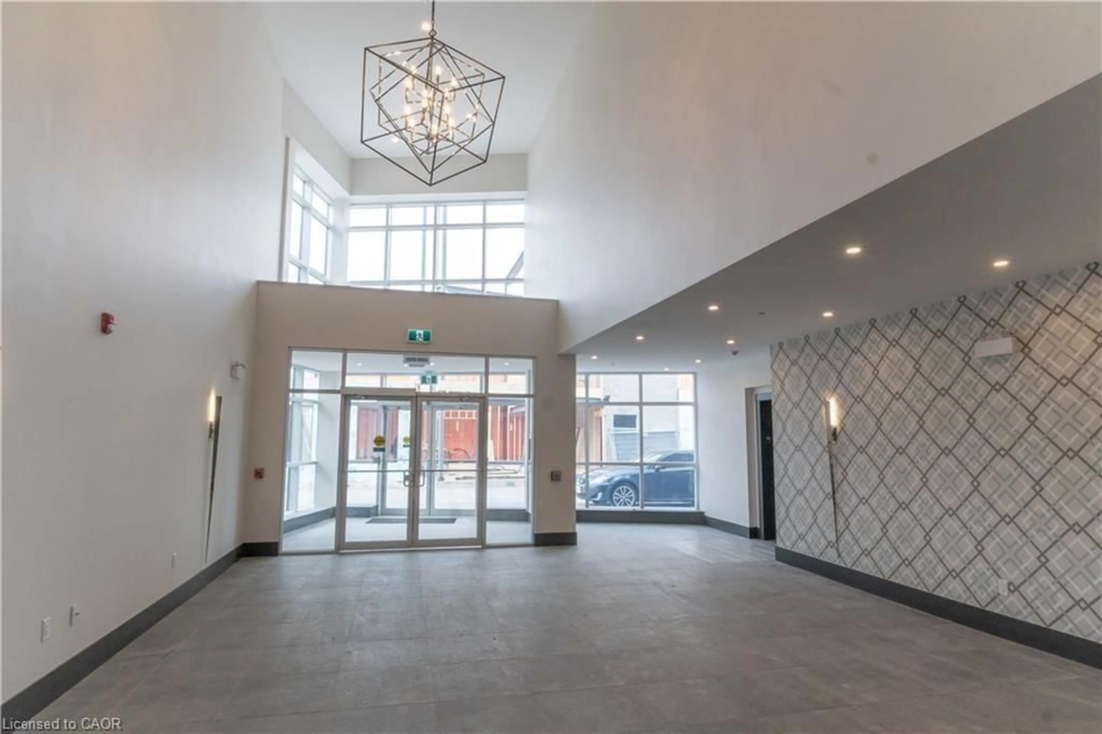 Indoor foyer for 85B Morrell St #112, Brantford Ontario N3T 4J6