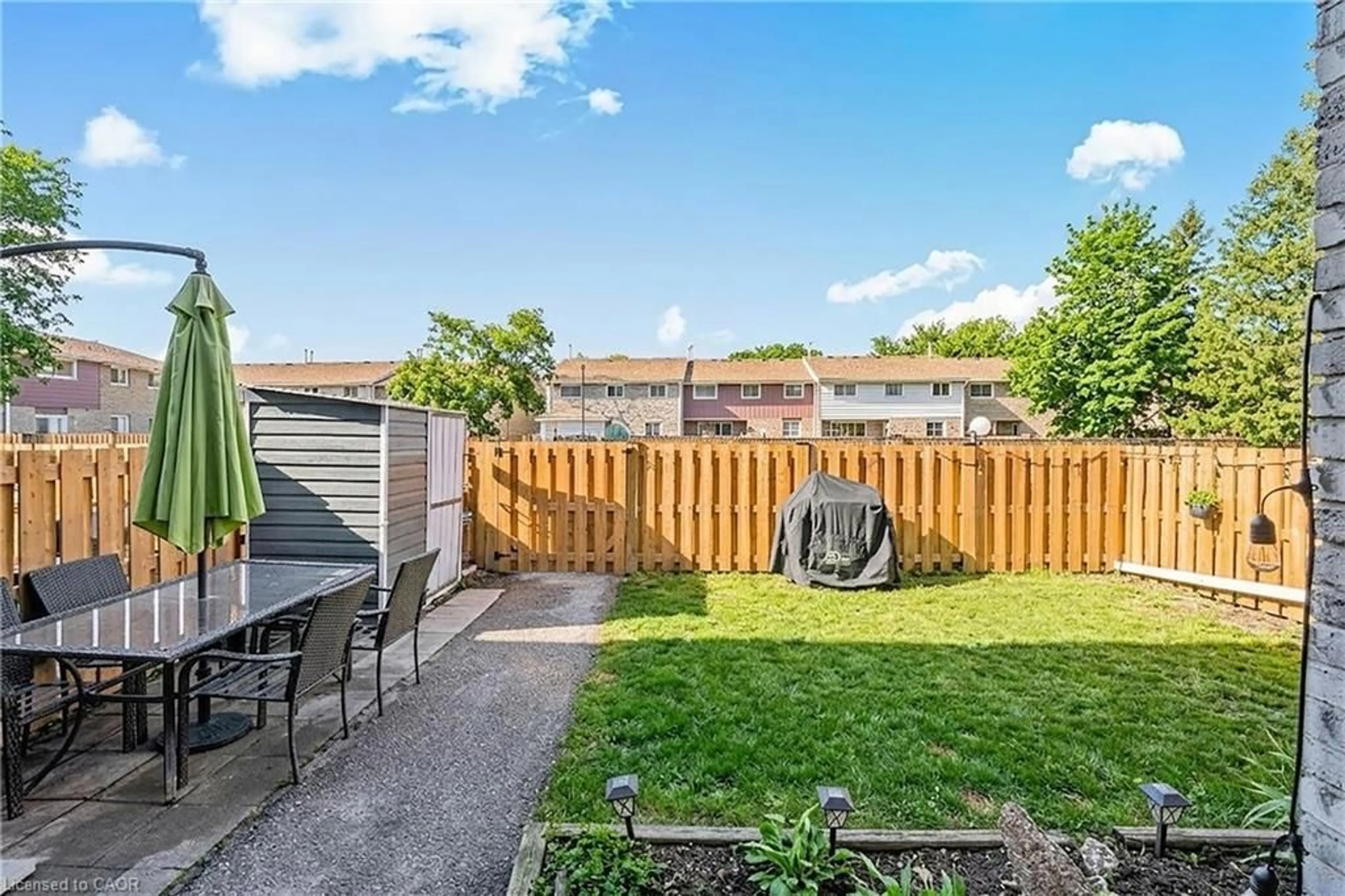 Patio, unknown for 423 Westwood Dr #43, Kitchener Ontario N2M 5B5