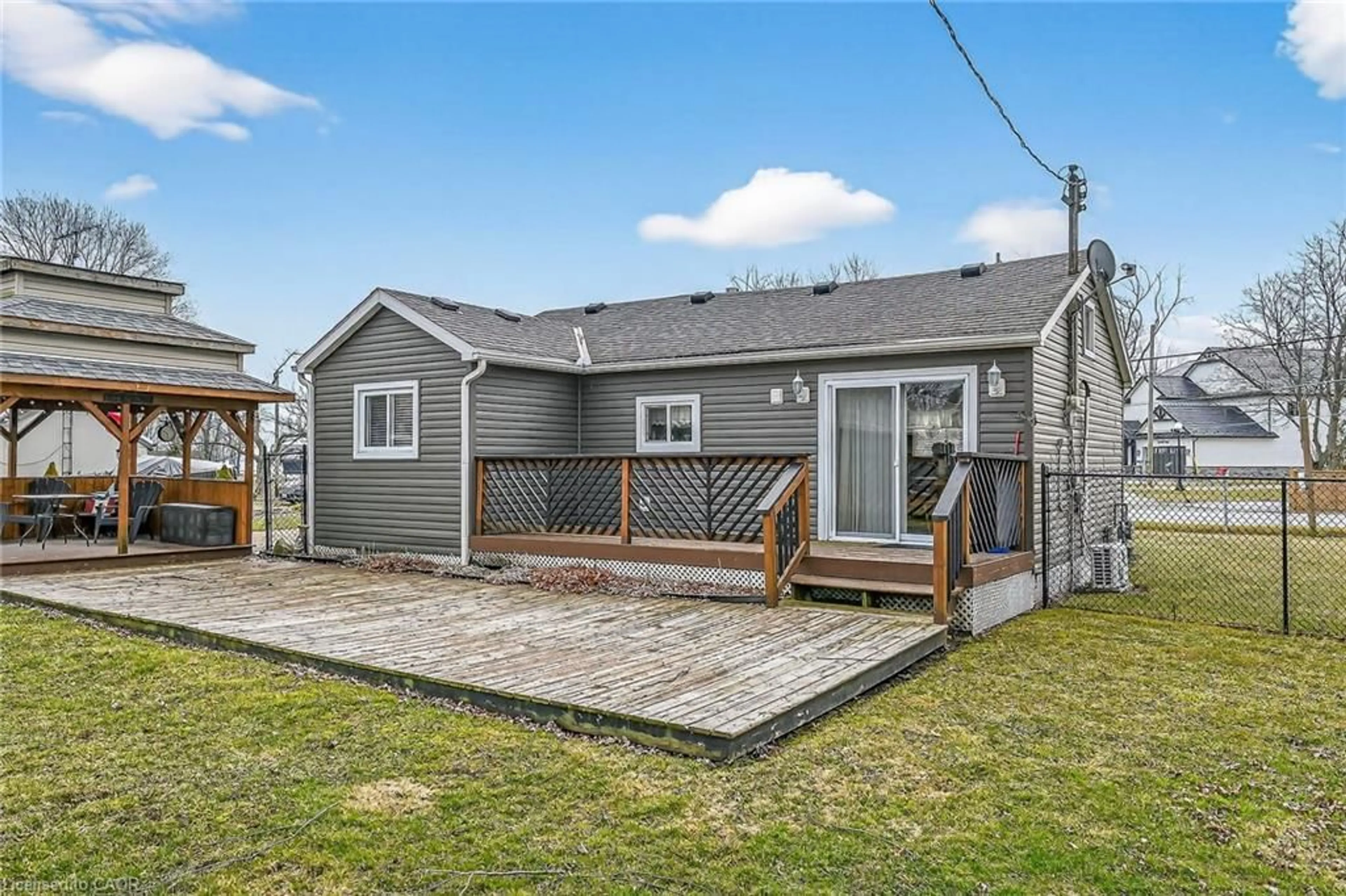 Unknown for 277 Blue Water Pky, Selkirk Ontario N0A 1P0