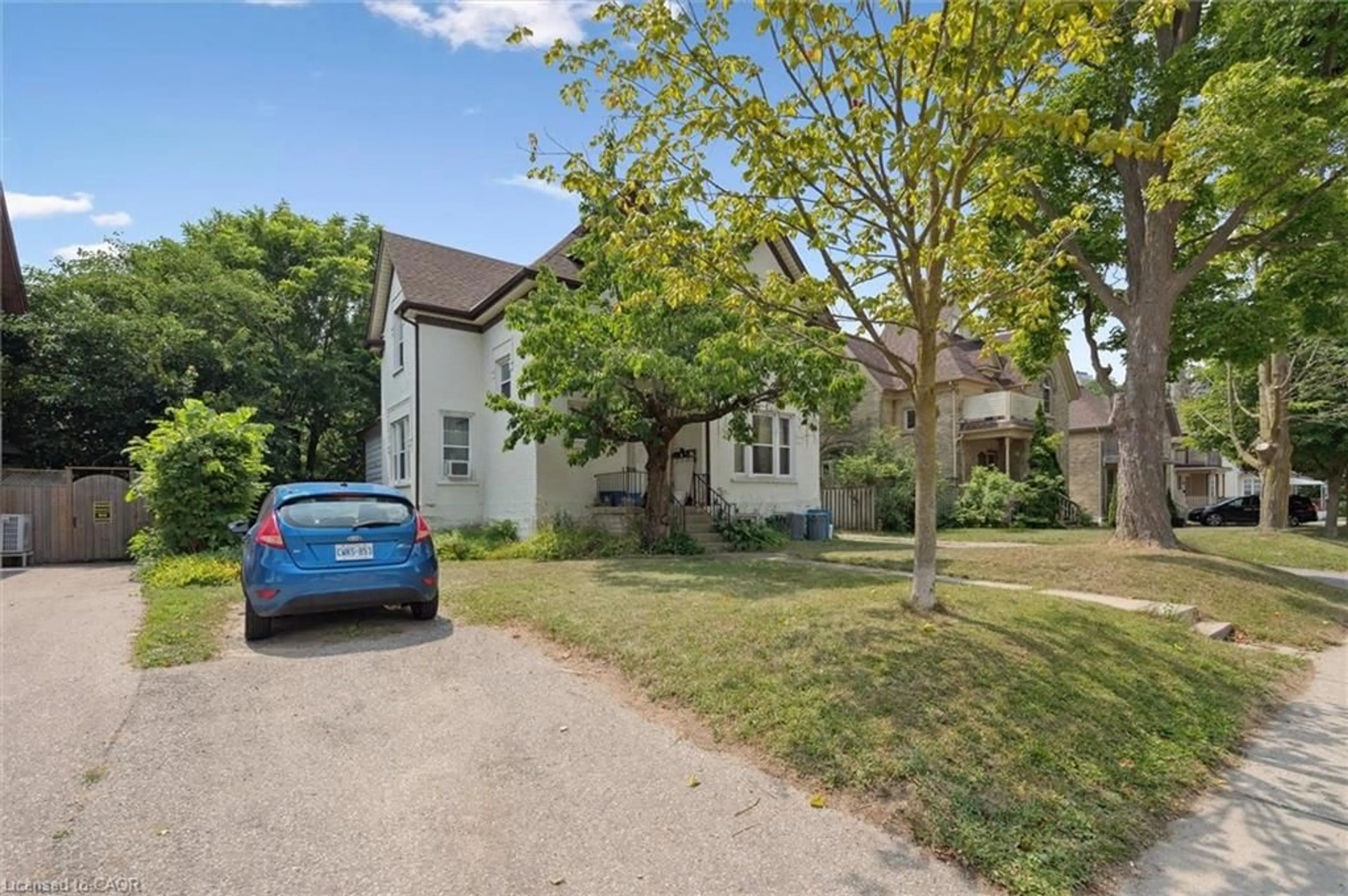 A pic from outside/outdoor area/front of a property/back of a property/a pic from drone, street for 133 Joseph St, Kitchener Ontario N2G 1J5