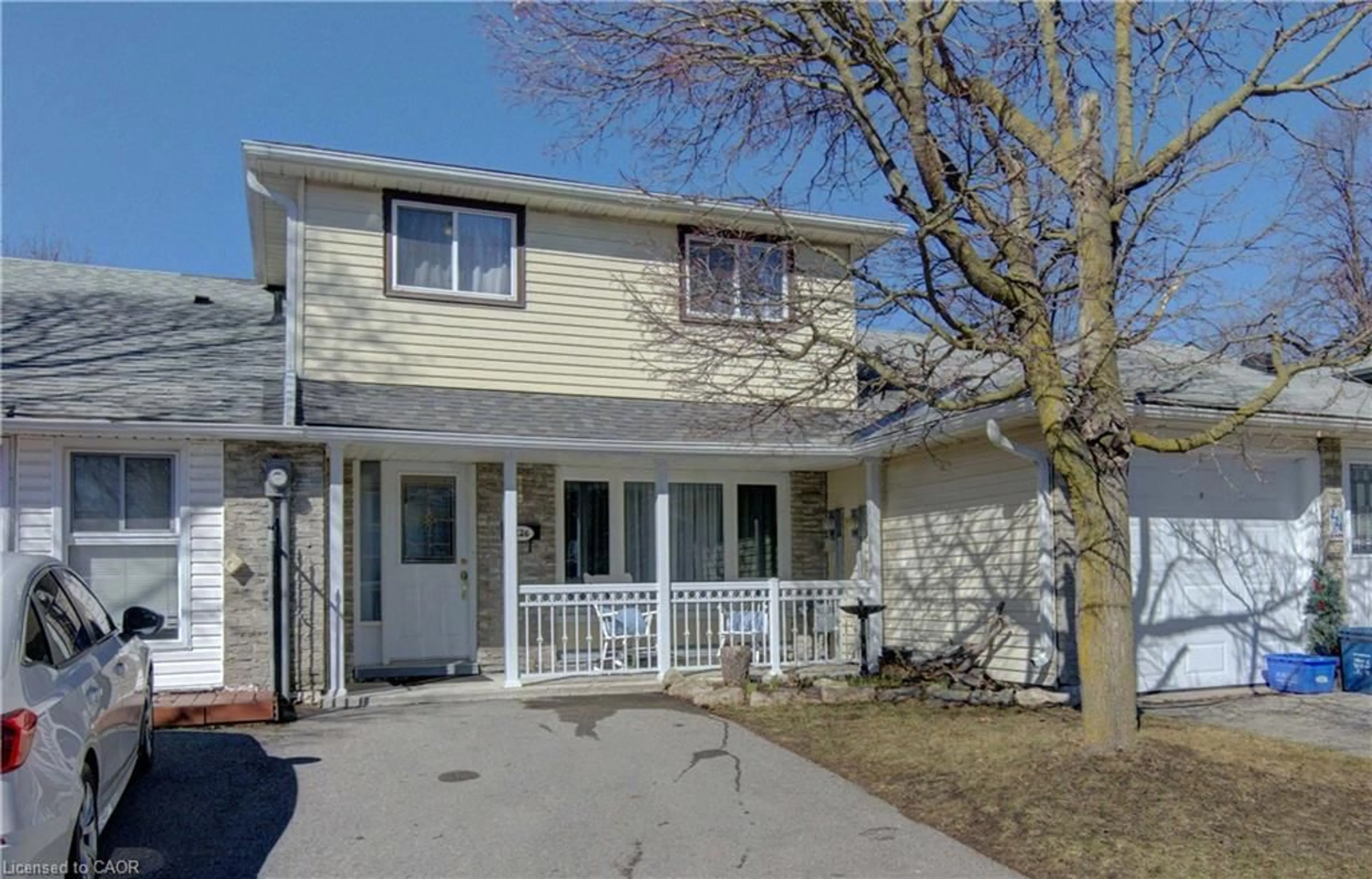 Home with vinyl exterior material, street for 226 Linden Dr, Cambridge Ontario N3H 4Y2