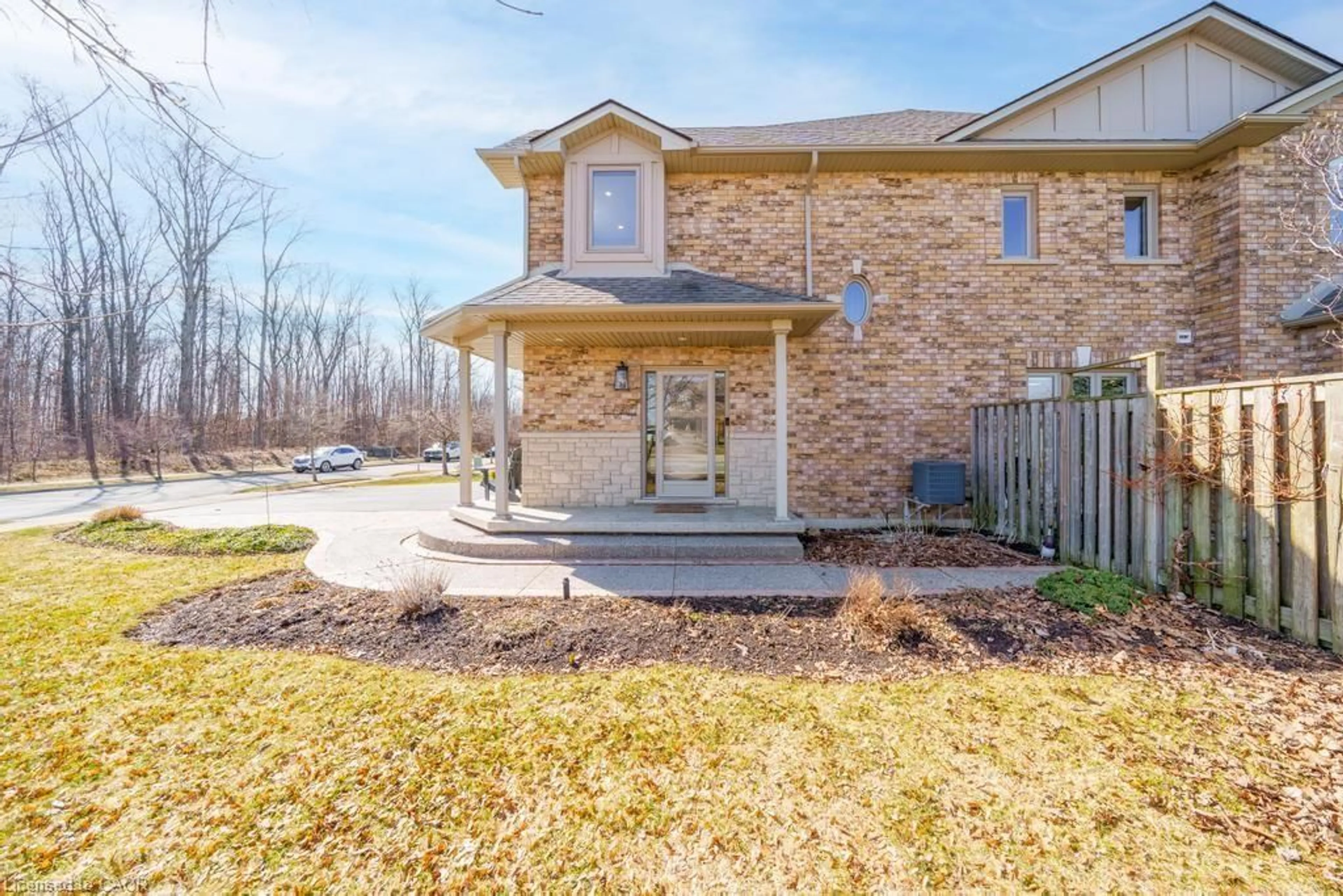 Home with brick exterior material, street for 173 Tanglewood Dr, Binbrook Ontario L0R 1C0