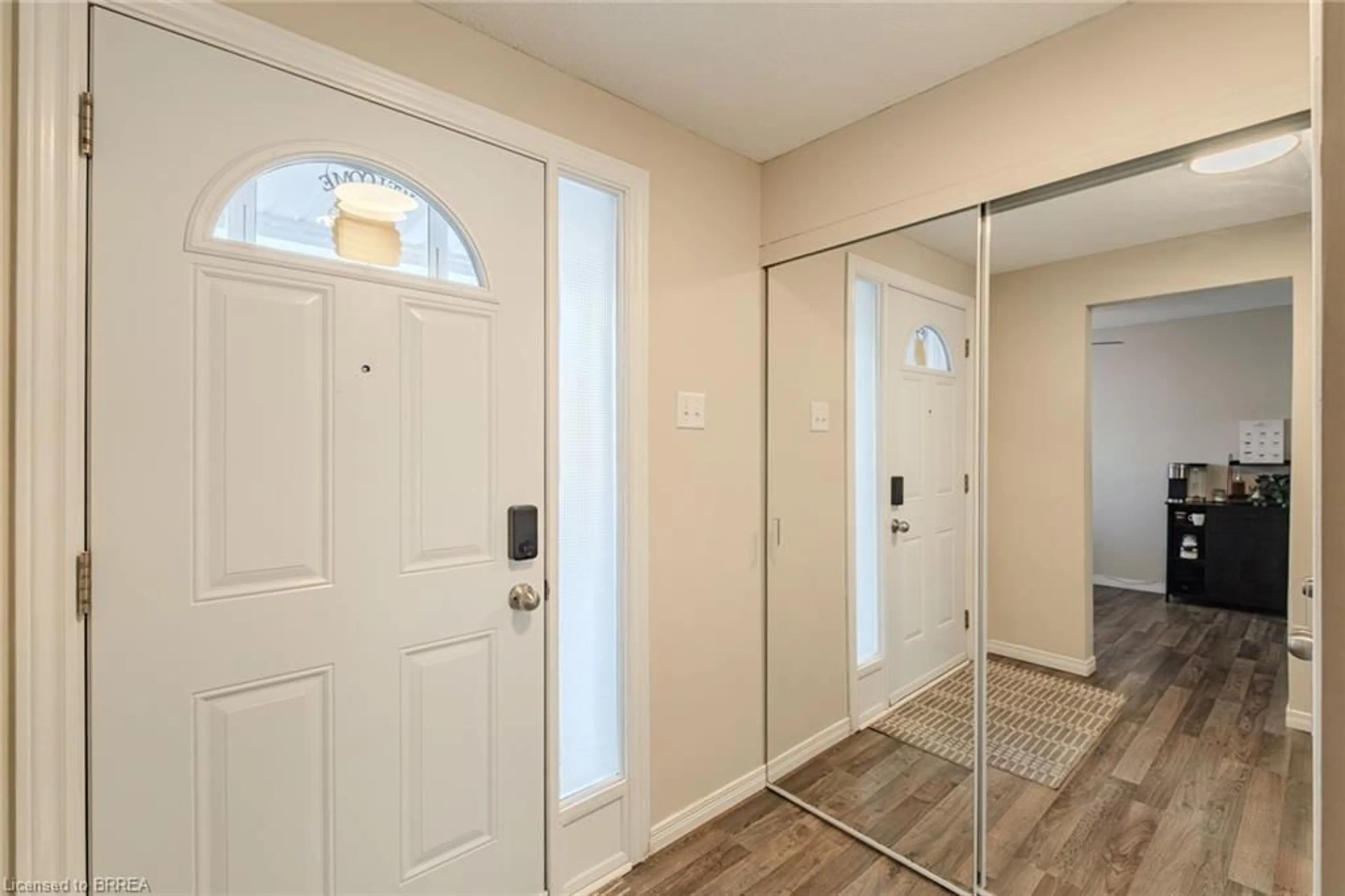 Indoor entryway for 490 Grey St #25, Brantford Ontario N3S 7S6