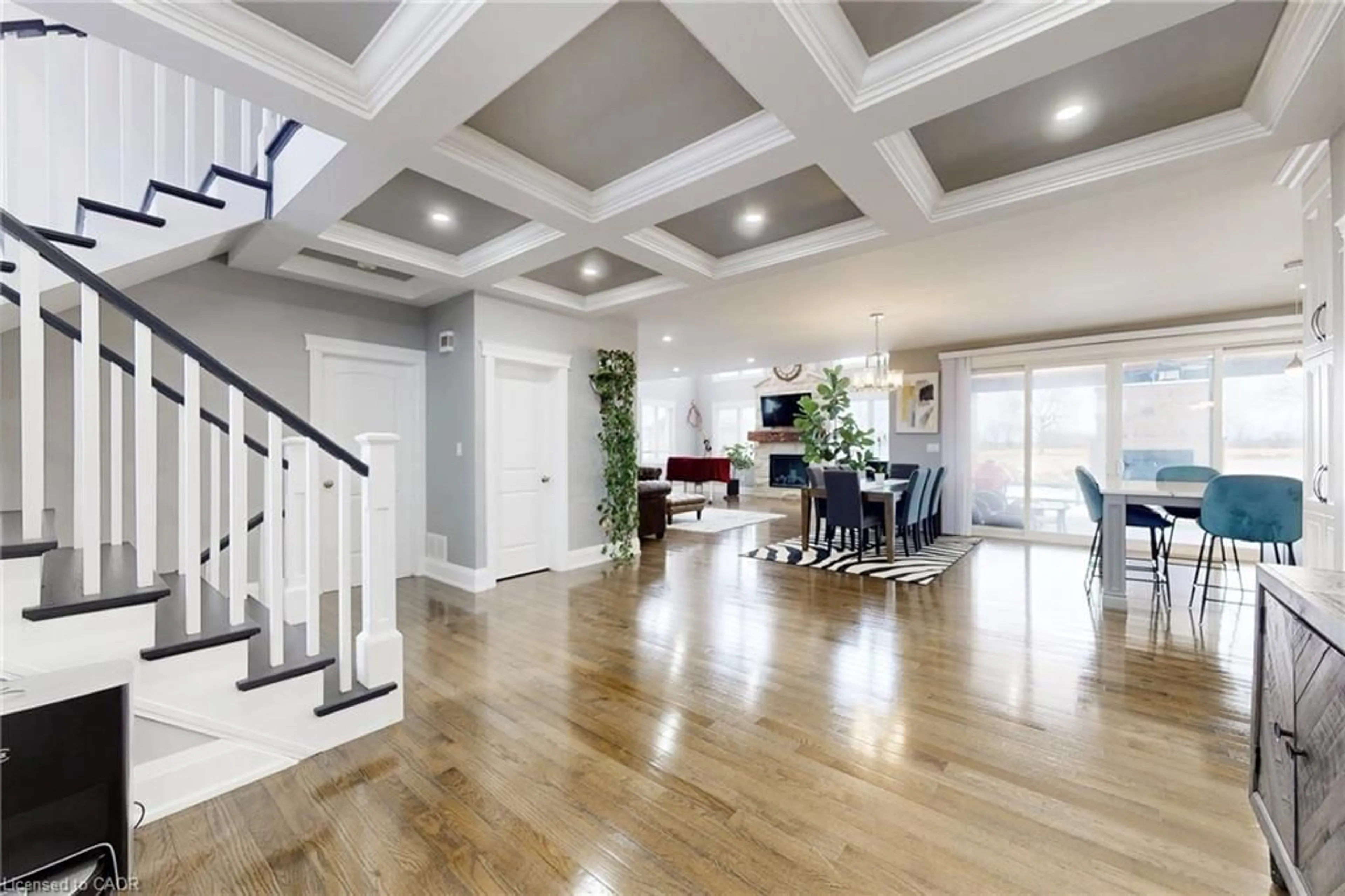 Indoor foyer for 2687 Haldimand 55 Rd, Hagersville Ontario N0A 1H0