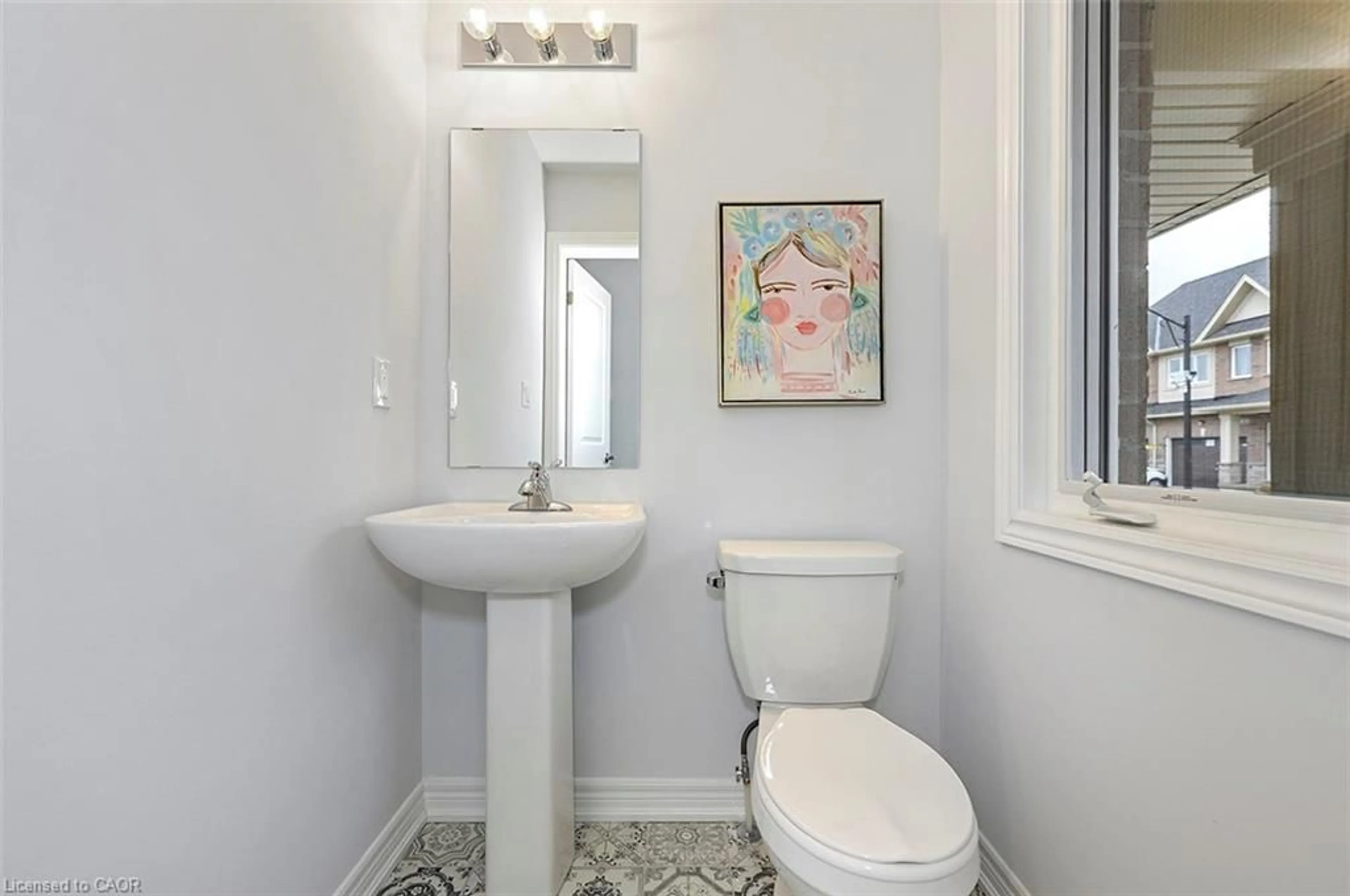 Standard bathroom, ceramic/tile floor for 205 Thames Way #48, Hamilton Ontario L0R 1W2