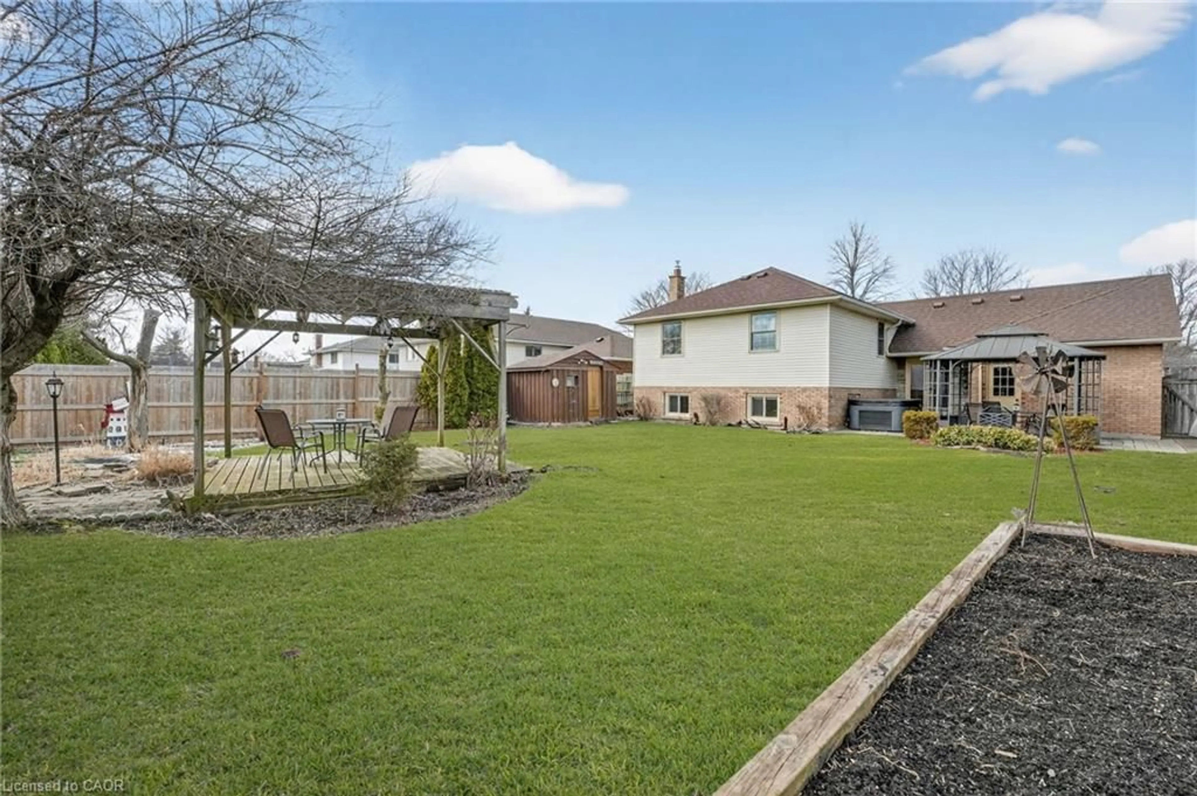 Unknown for 8 Killins St, Smithville Ontario L0R 2A0