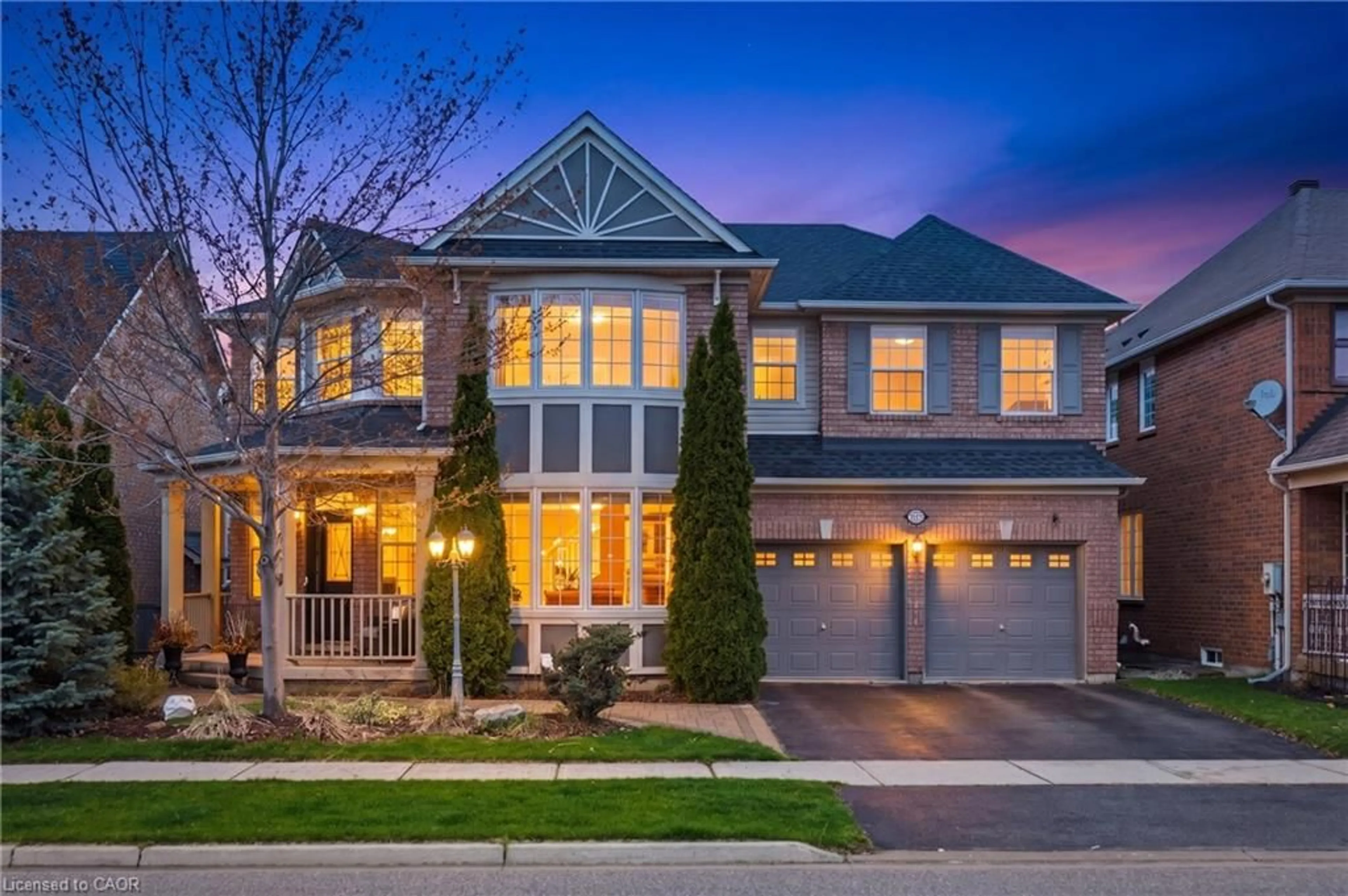 Home with brick exterior material, street for 2295 Glazebrook Cir, Oakville Ontario L6M 5B5