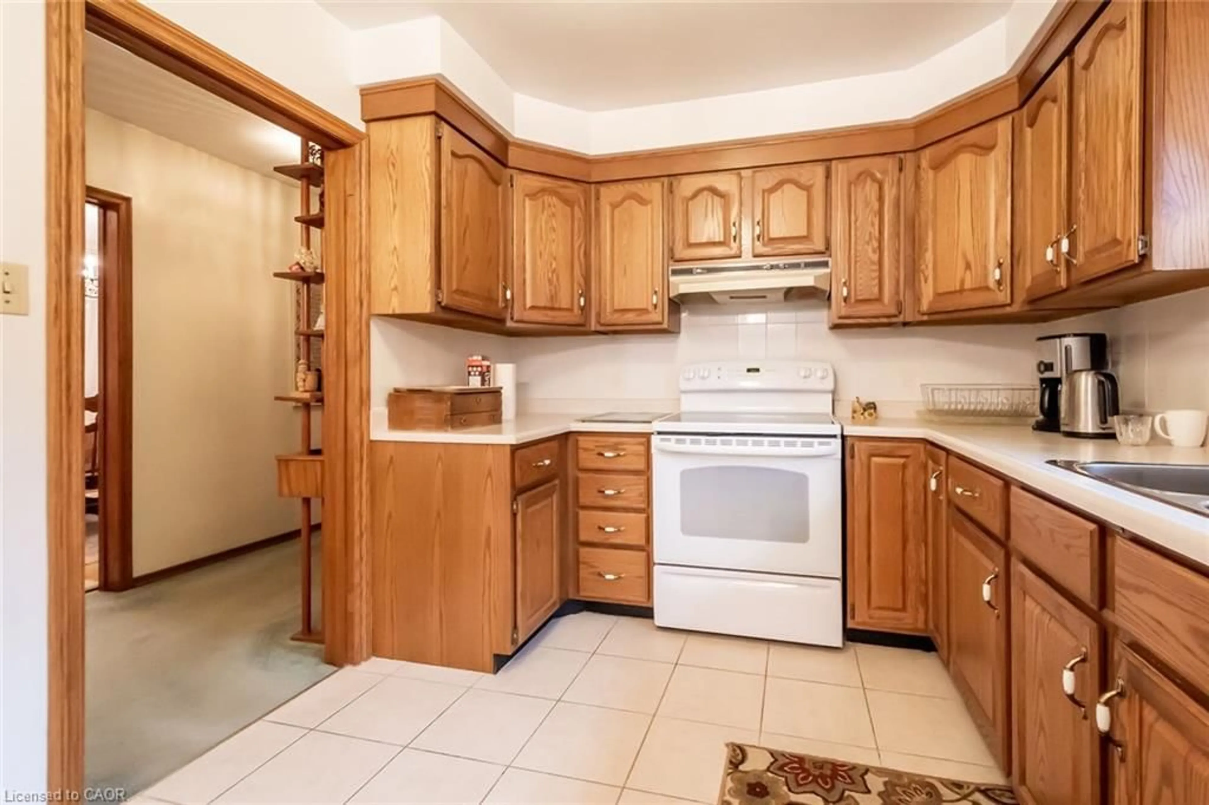 Standard kitchen, ceramic/tile floor for 45 Leland St, Hamilton Ontario L8S 2Z9