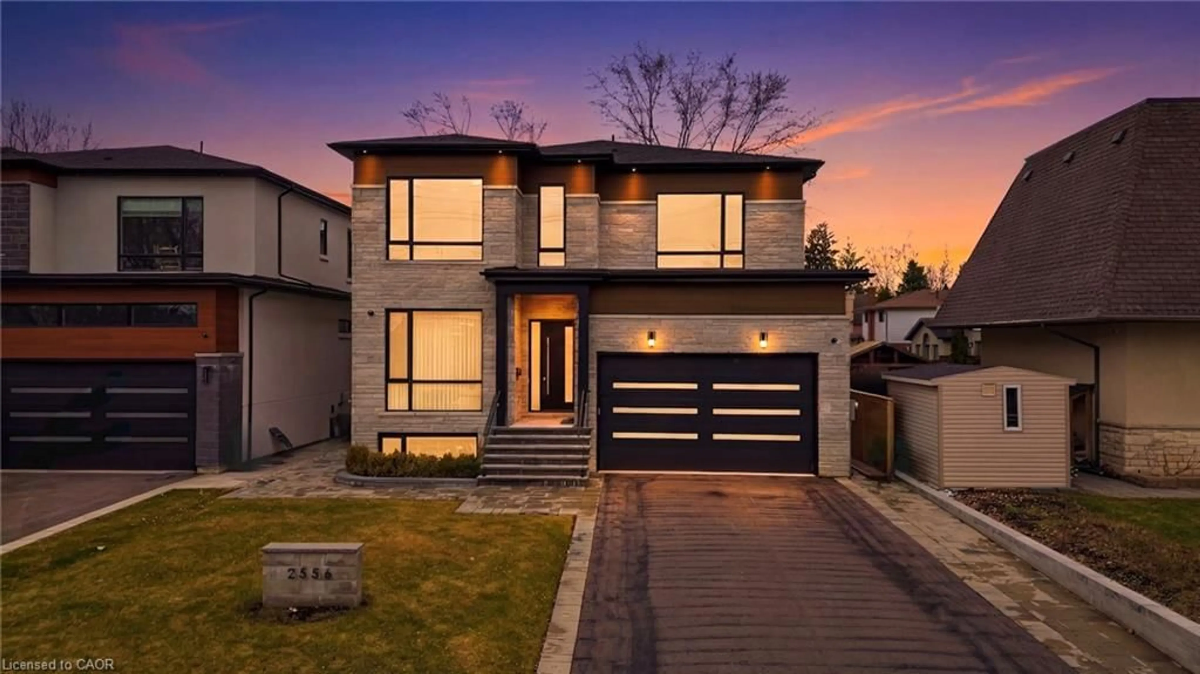 Home with brick exterior material, street for 2556 Glengarry Rd, Mississauga Ontario L5C 1Y3