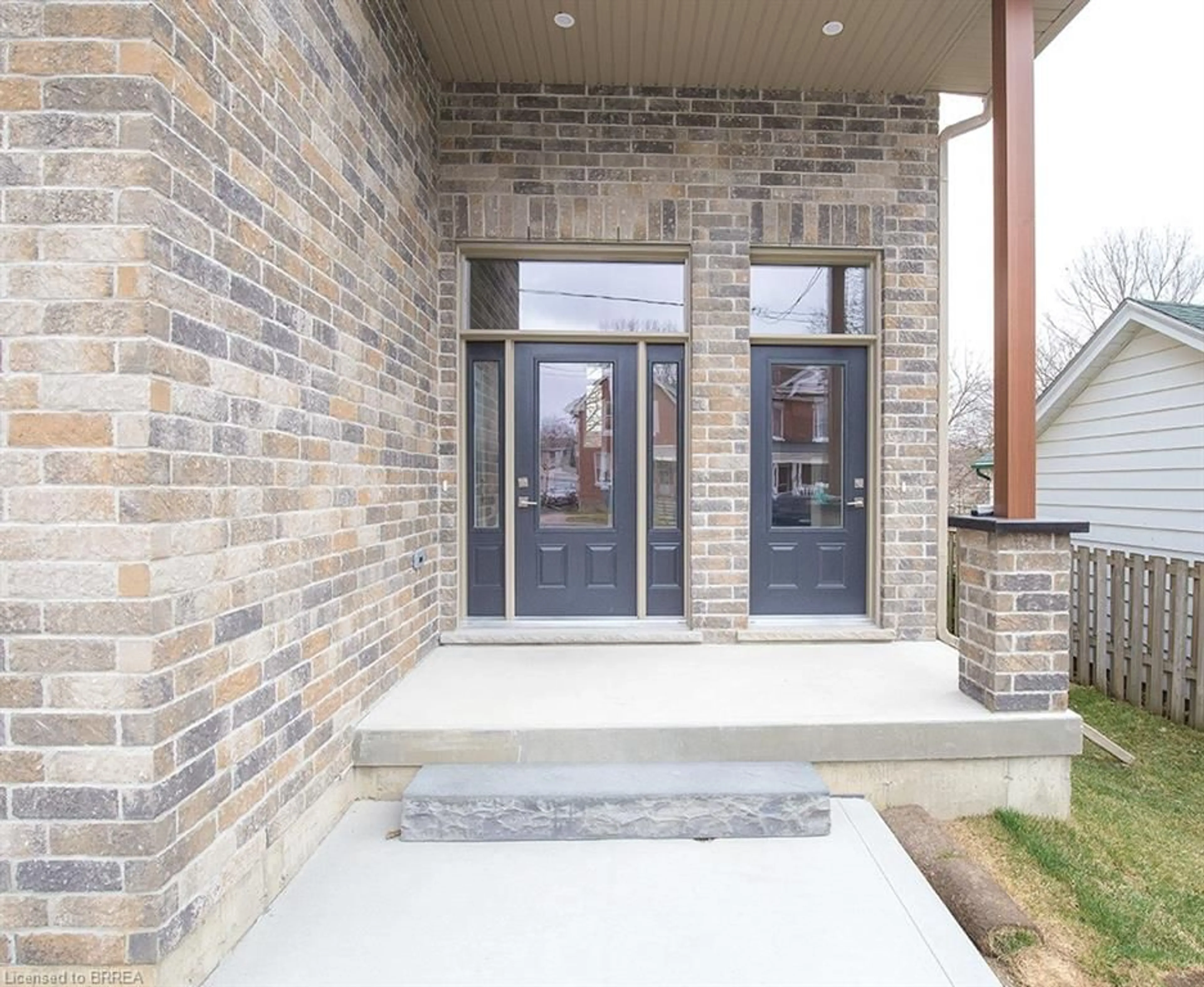 Home with brick exterior material, street for 355 Wellington St, Brantford Ontario N3S 4A7