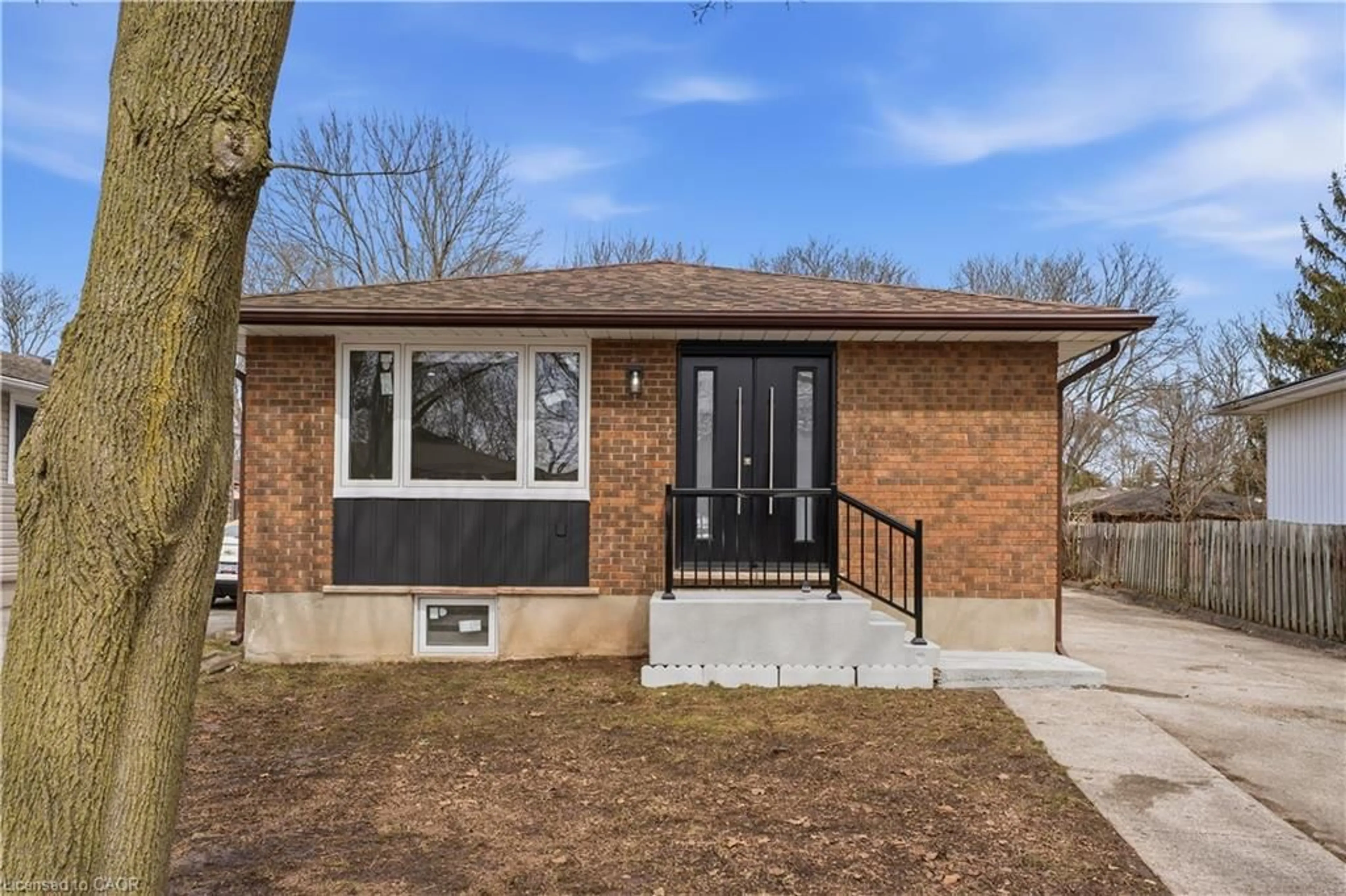 Home with brick exterior material, street for 6183 Johnson Dr, Niagara Falls Ontario L2J 3J6