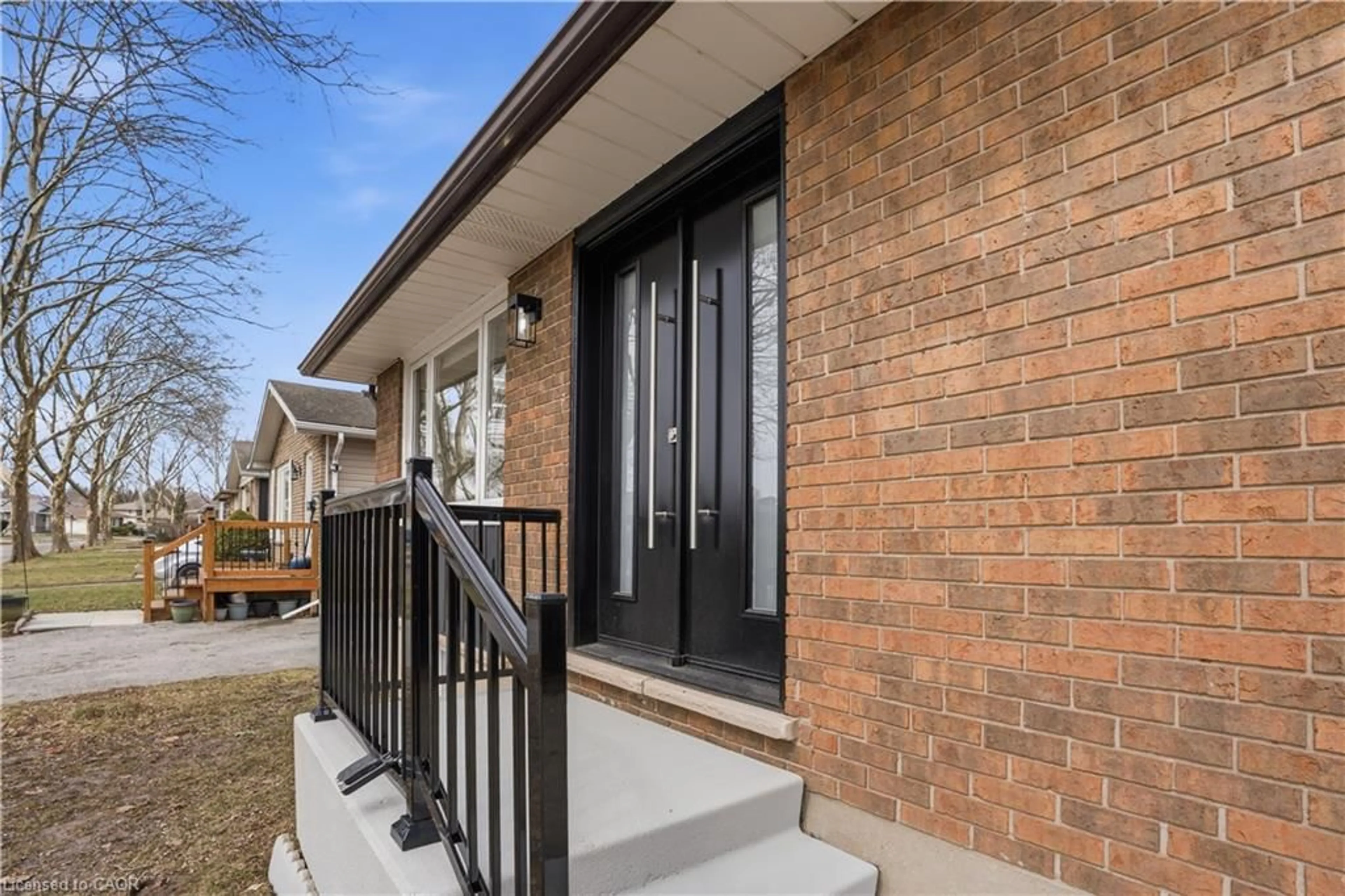 Home with brick exterior material, street for 6183 Johnson Dr, Niagara Falls Ontario L2J 3J6