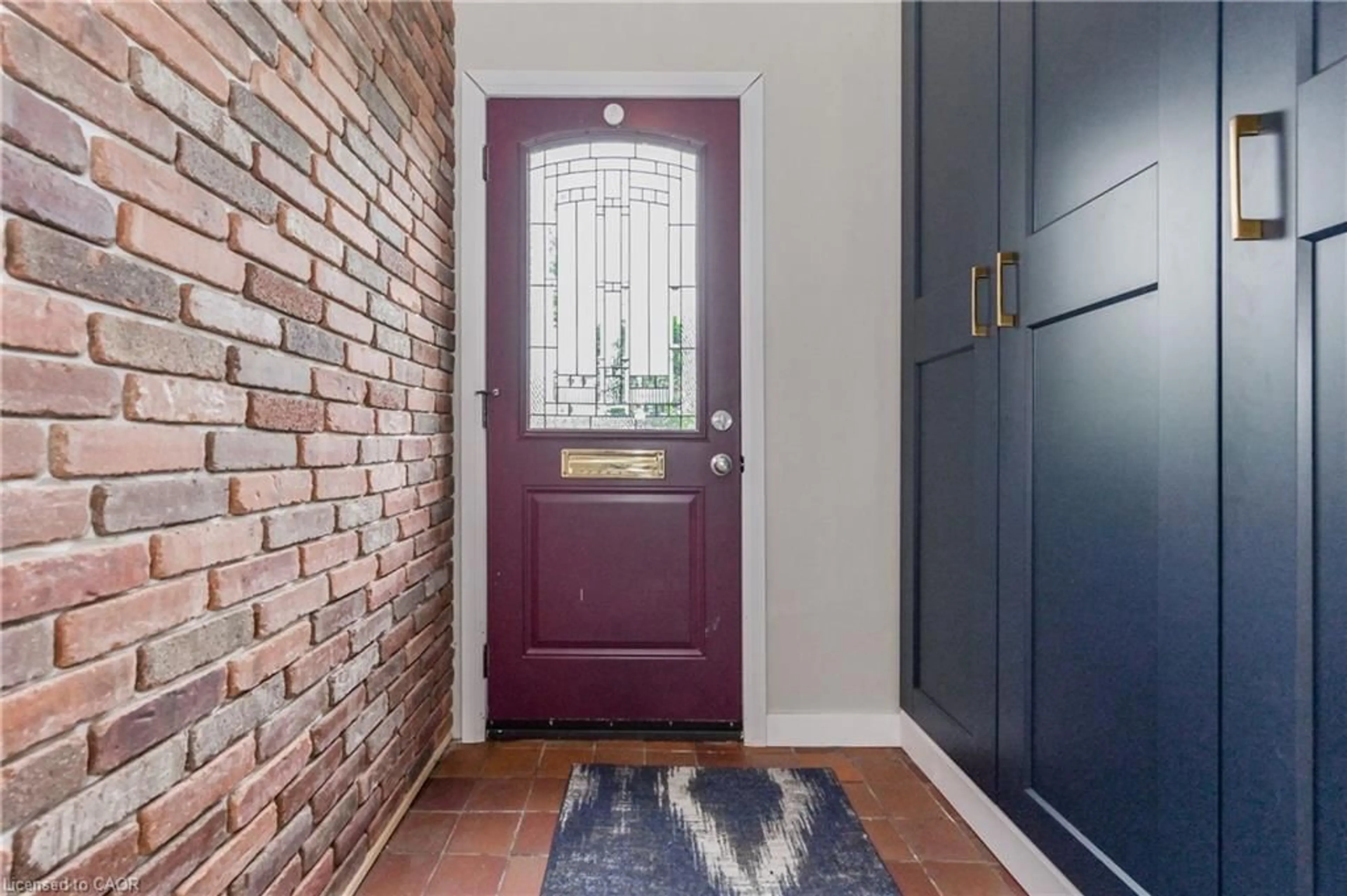 Indoor entryway for 180 Union St, Fergus Ontario N1M 1V3