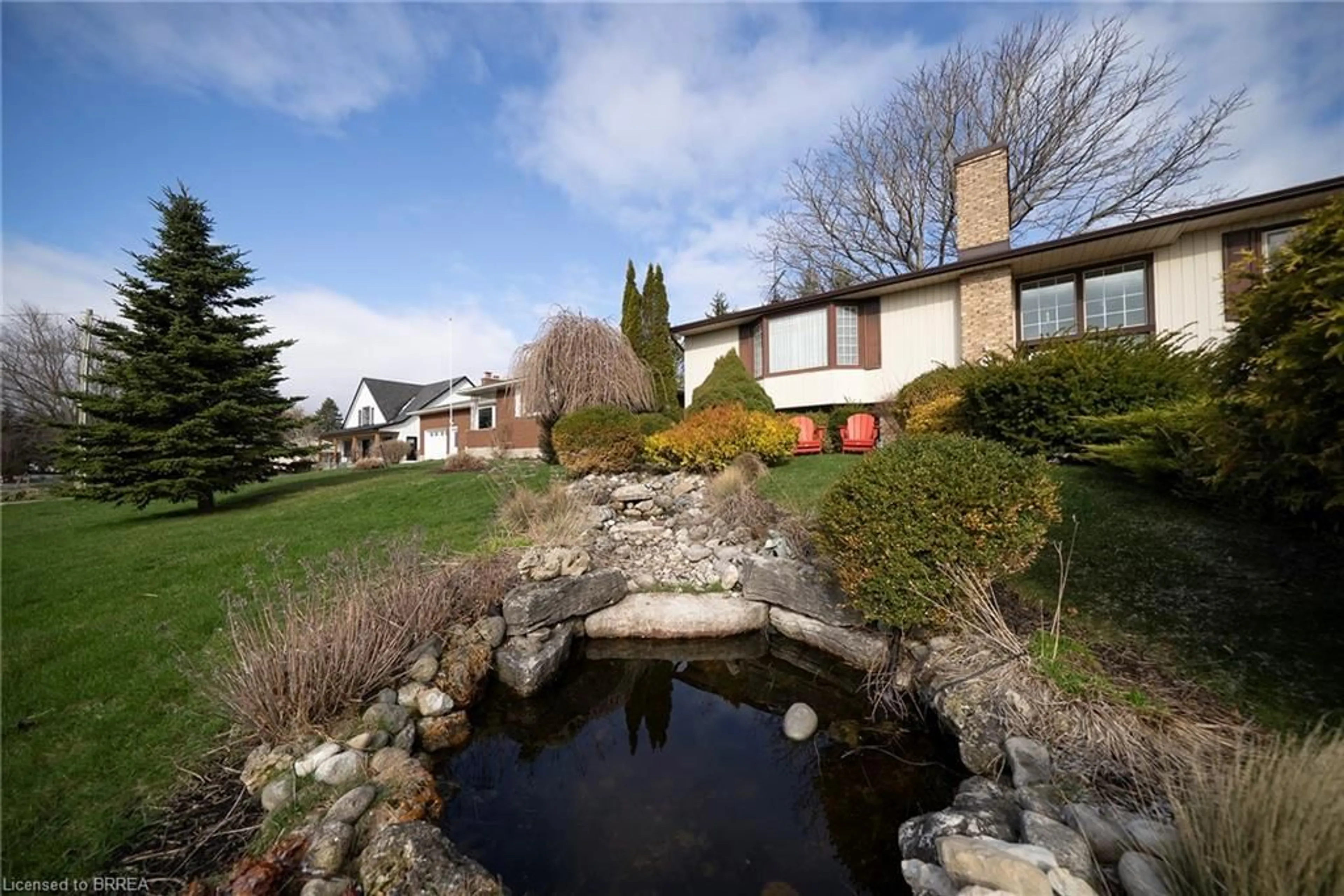 A pic from outside/outdoor area/front of a property/back of a property/a pic from drone, water/lake/river/ocean view for 54 Bee St, Booth's Harbour Ontario N0E 1P0