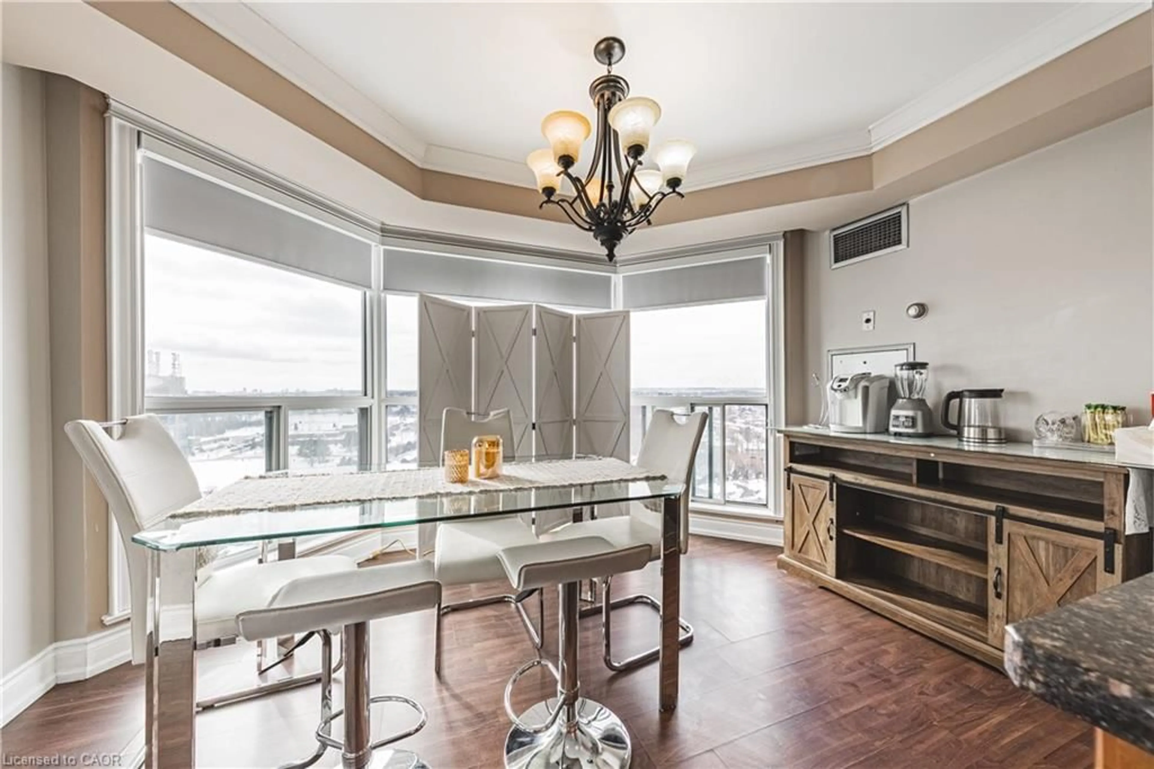 Open concept kitchen, ceramic/tile floor for 2155 Burnhamthorpe Rd #PH1904, Mississauga Ontario L5L 5P4