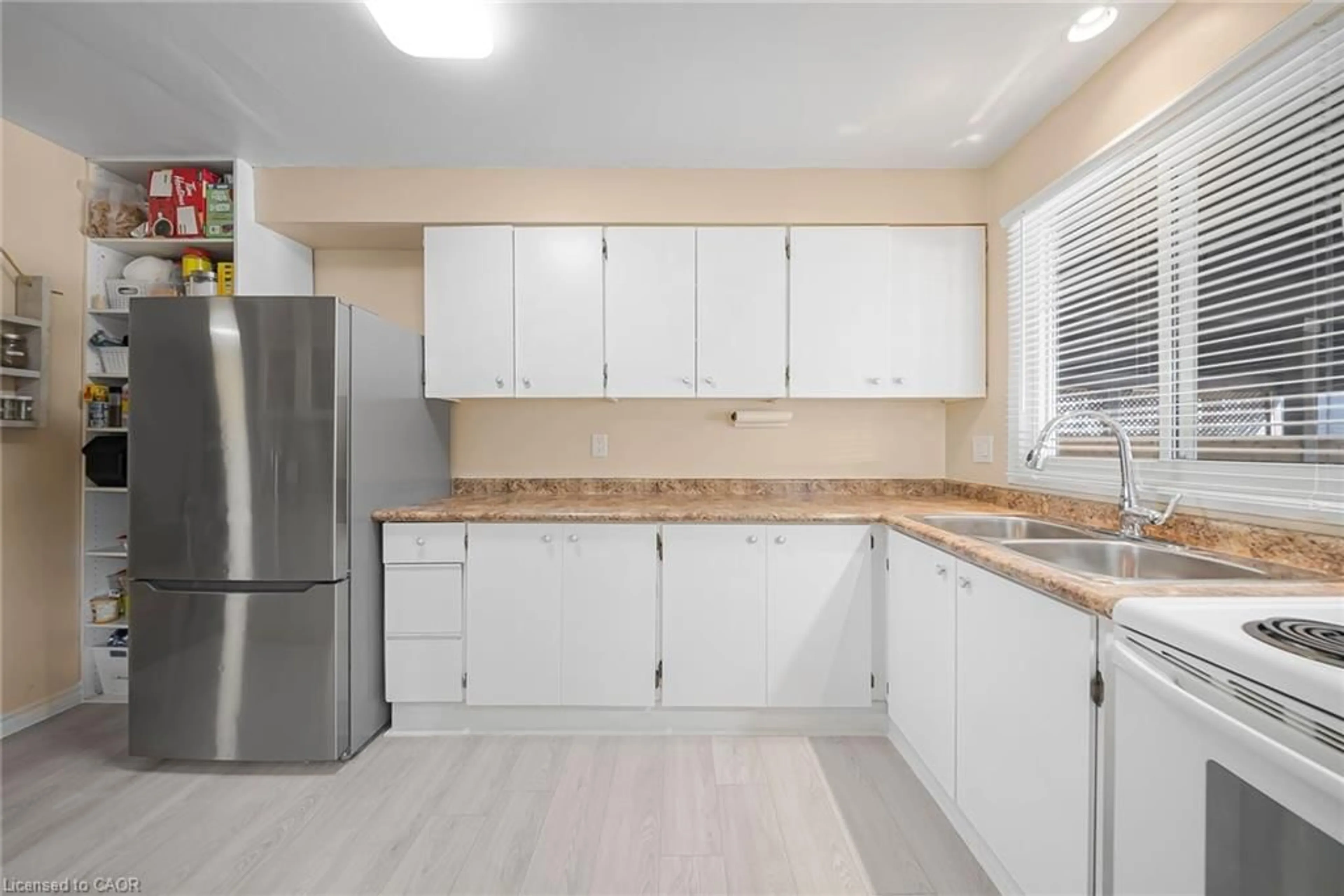 Standard kitchen, unknown for 135 Chalmers St #5, Cambridge Ontario N1R 6M2