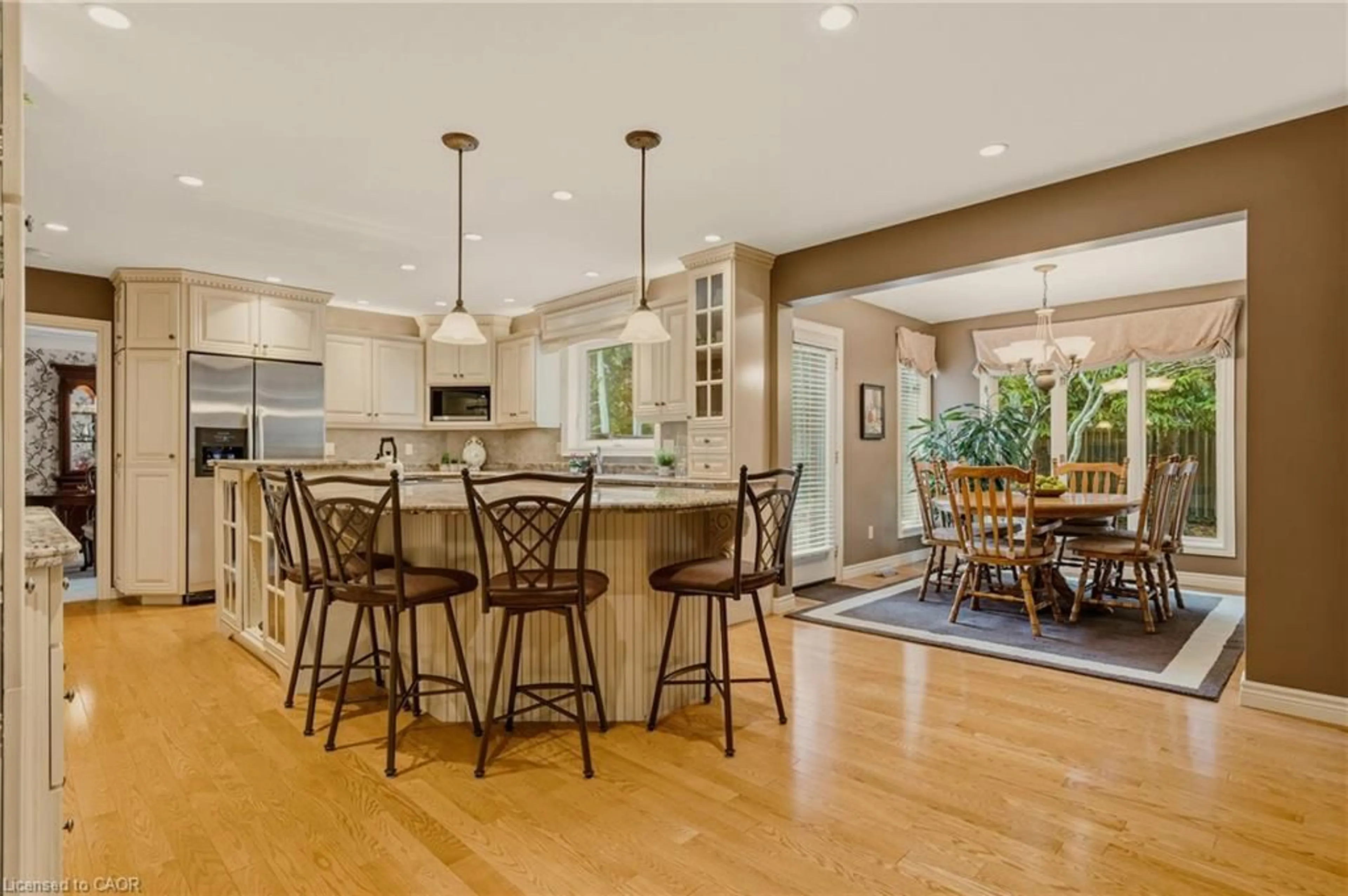 Open concept kitchen, unknown for 91 Rembrandt Crt, Ancaster Ontario L9G 4P8