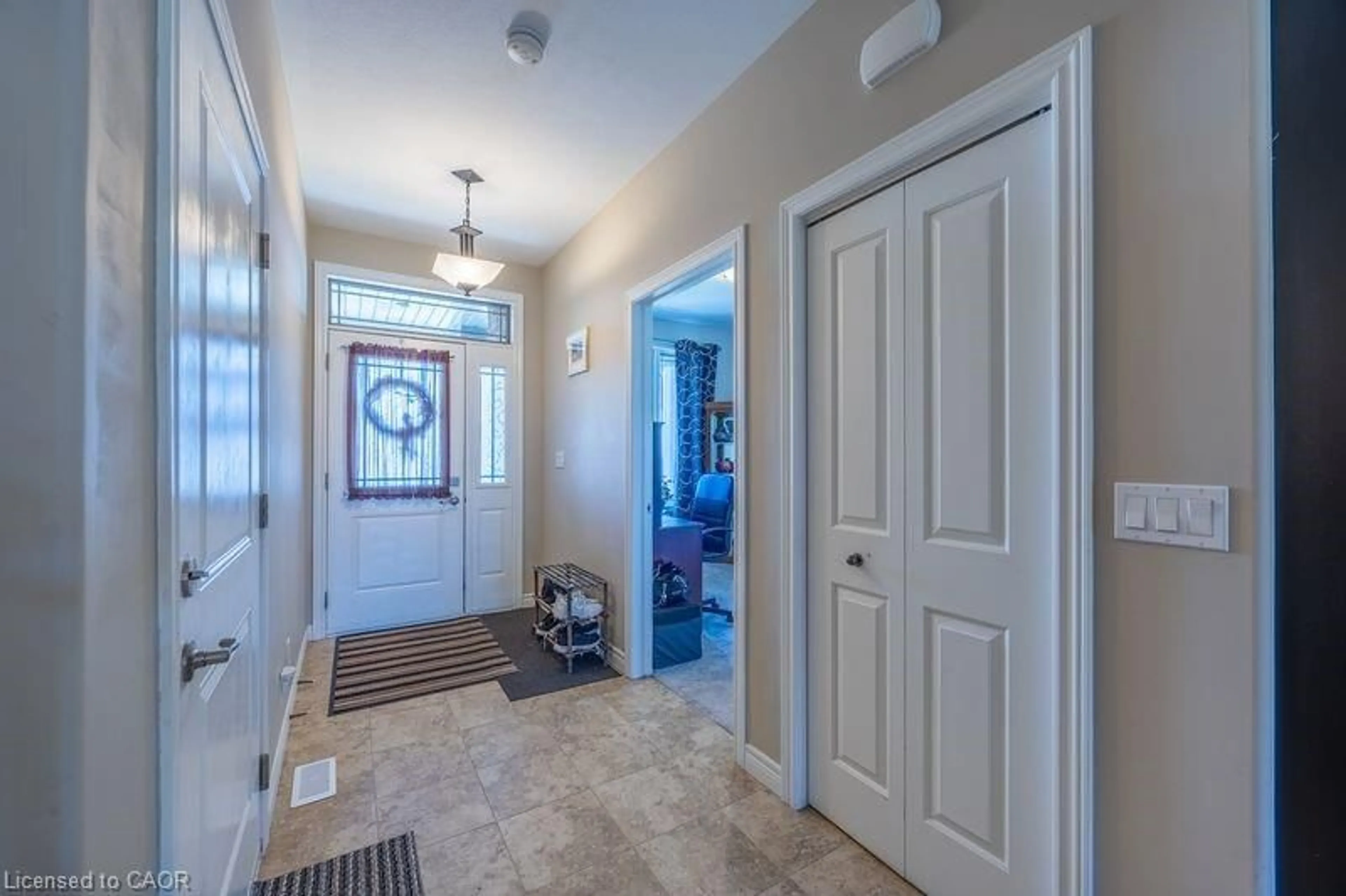 Indoor entryway for 14 Lafayette St, Jarvis Ontario N0A 1J0
