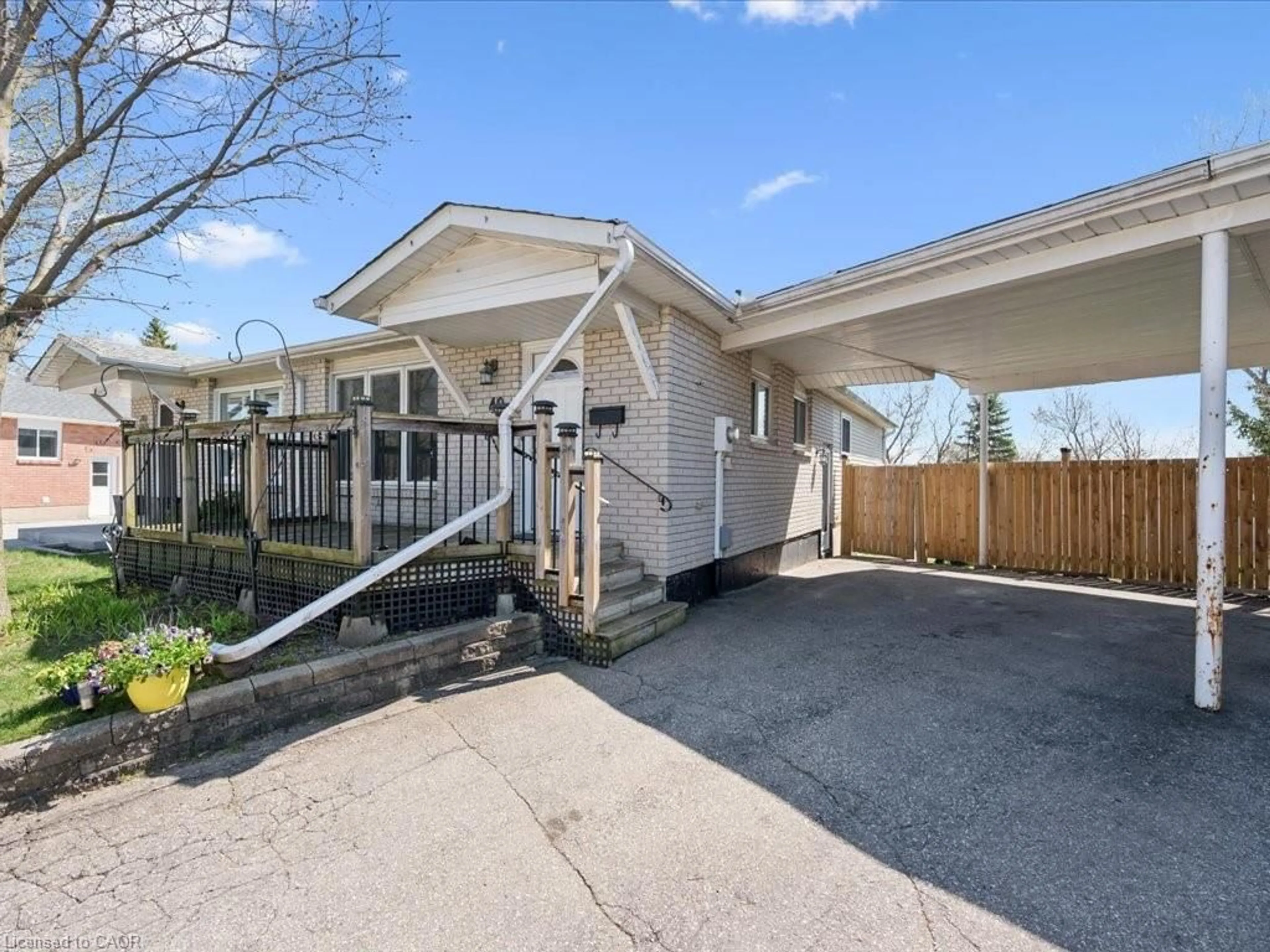 Unknown for 40 Nora Crt, Cambridge Ontario N2C 3N1