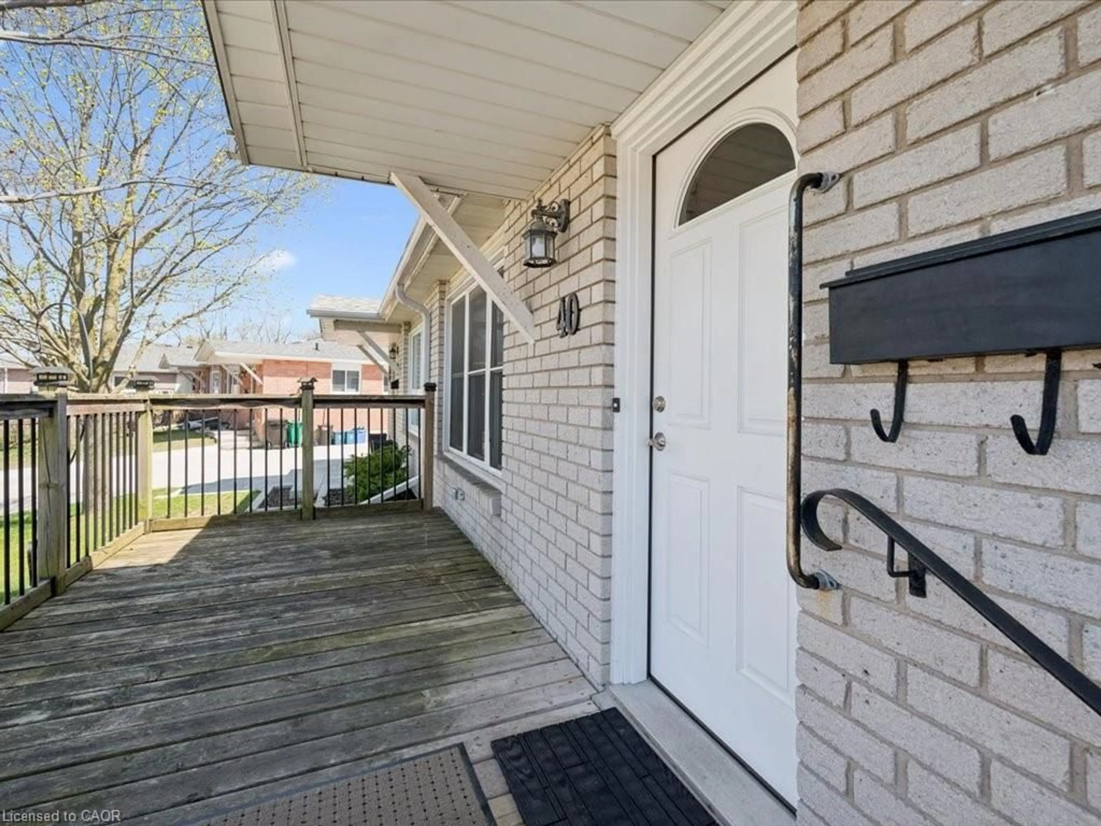 Unknown for 40 Nora Crt, Cambridge Ontario N2C 3N1