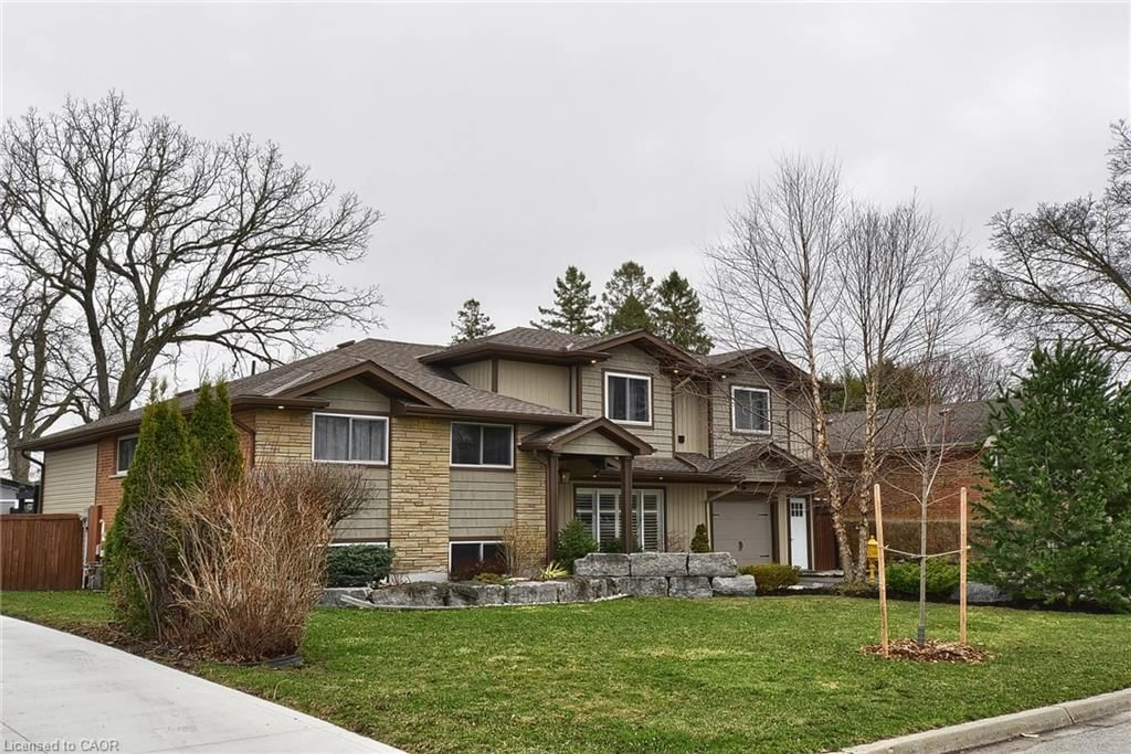 Home with brick exterior material, street for 19 Woodland Dr, Cambridge Ontario N1R 2X7