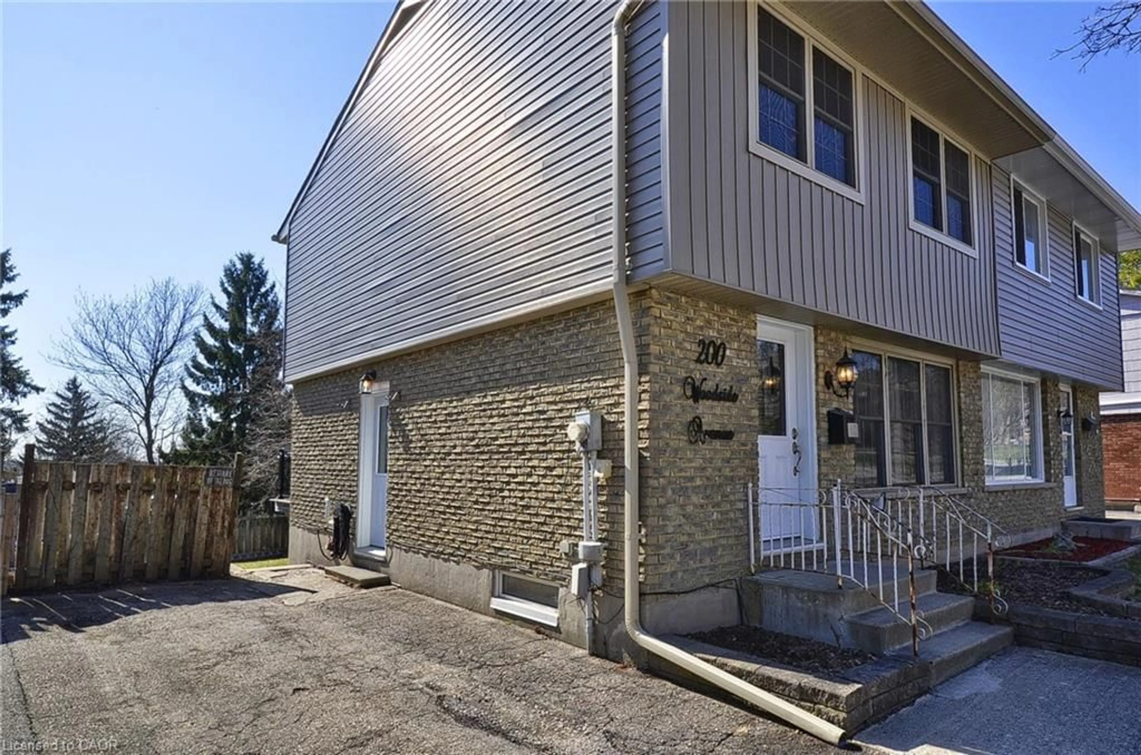 Unknown for 200 Woodside Ave, Cambridge Ontario N1S 3Z4