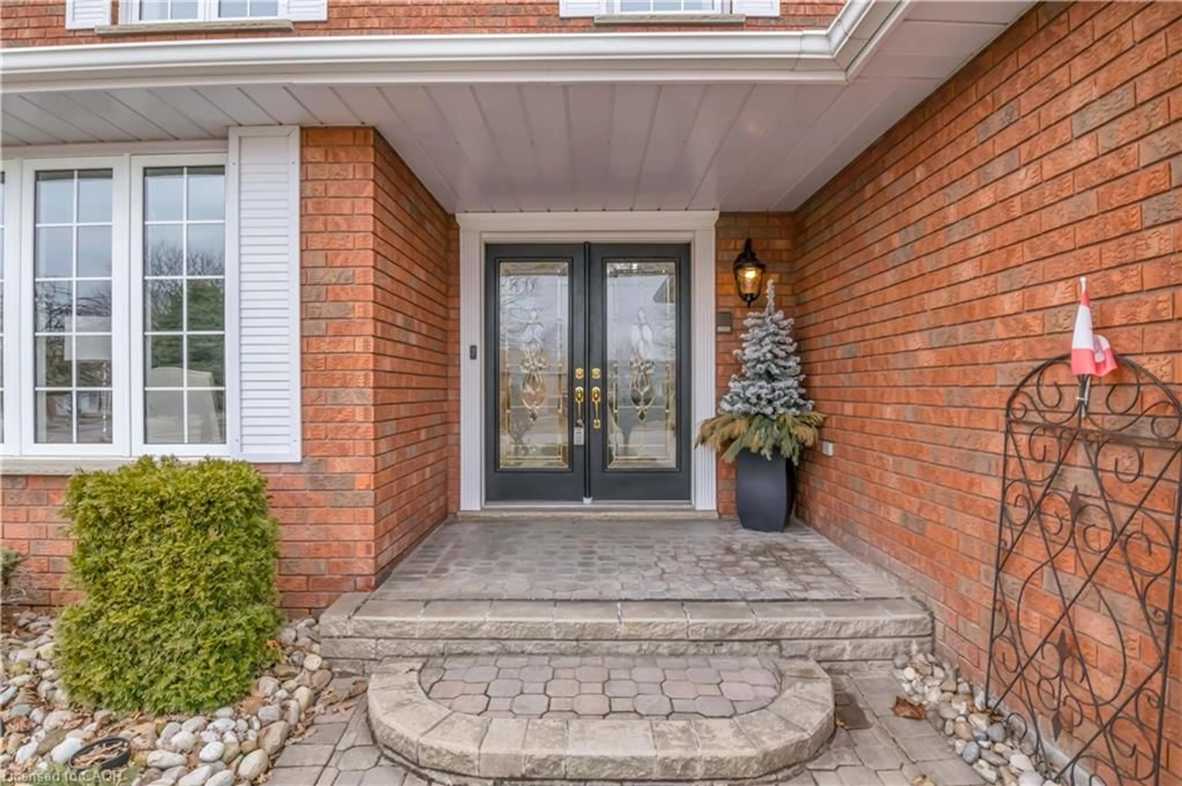 Indoor entryway for 228 Michener Cres, Kitchener Ontario N2A 3V7