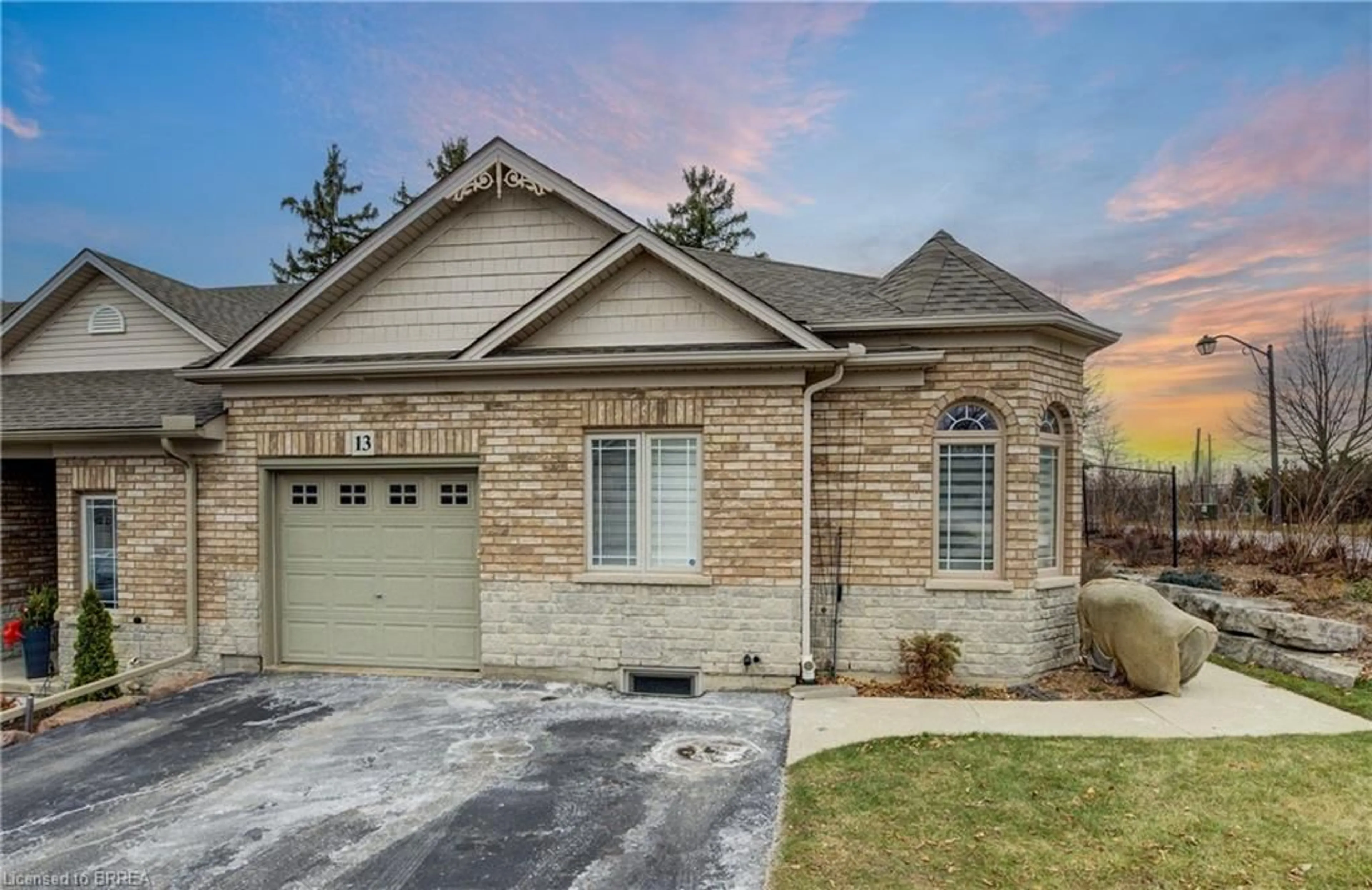 Home with brick exterior material, street for 10 Cobblestone Dr #13, Paris Ontario N3L 4G8