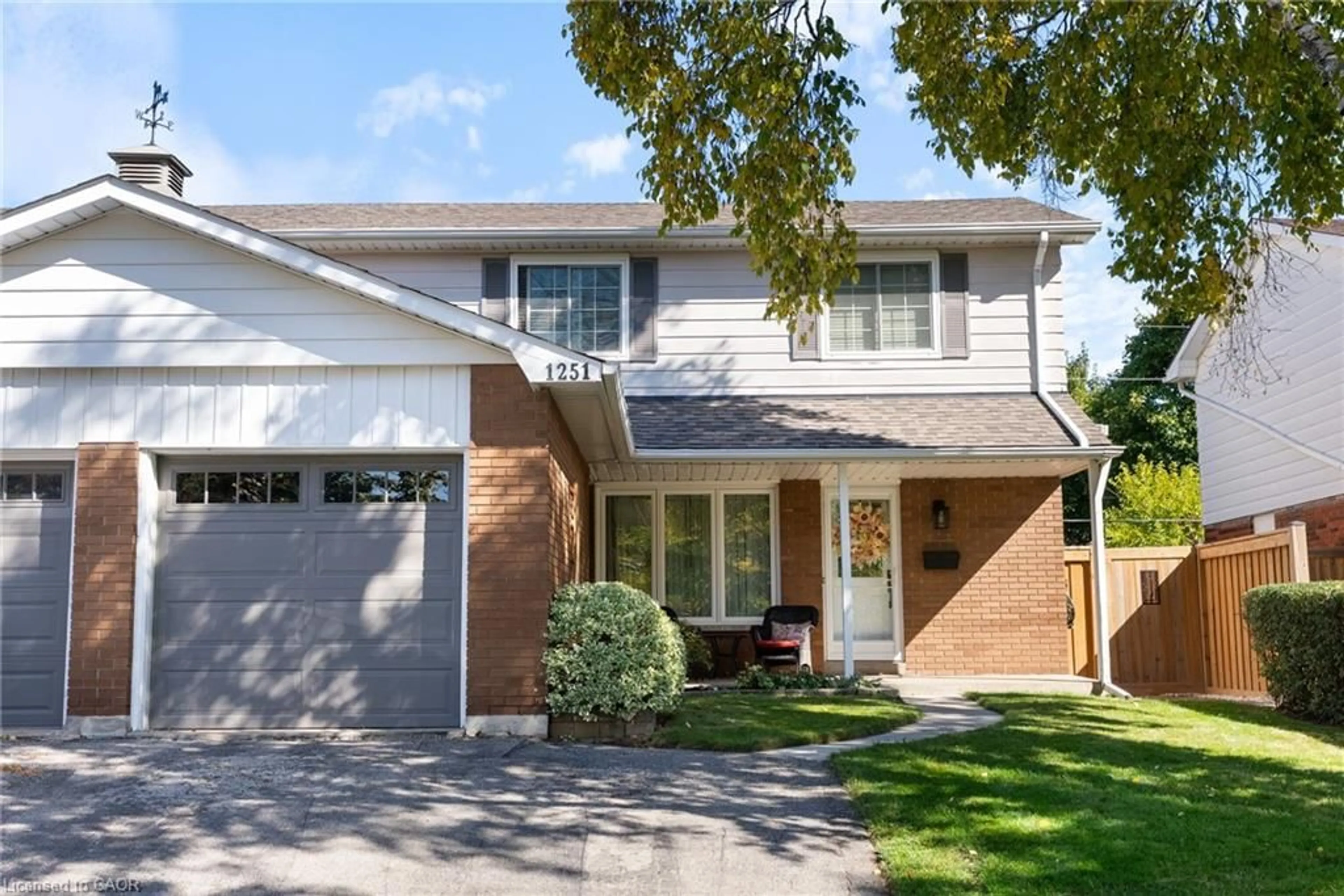 Home with brick exterior material, street for 1251 Nottingham Ave, Burlington Ontario L7P 2R5