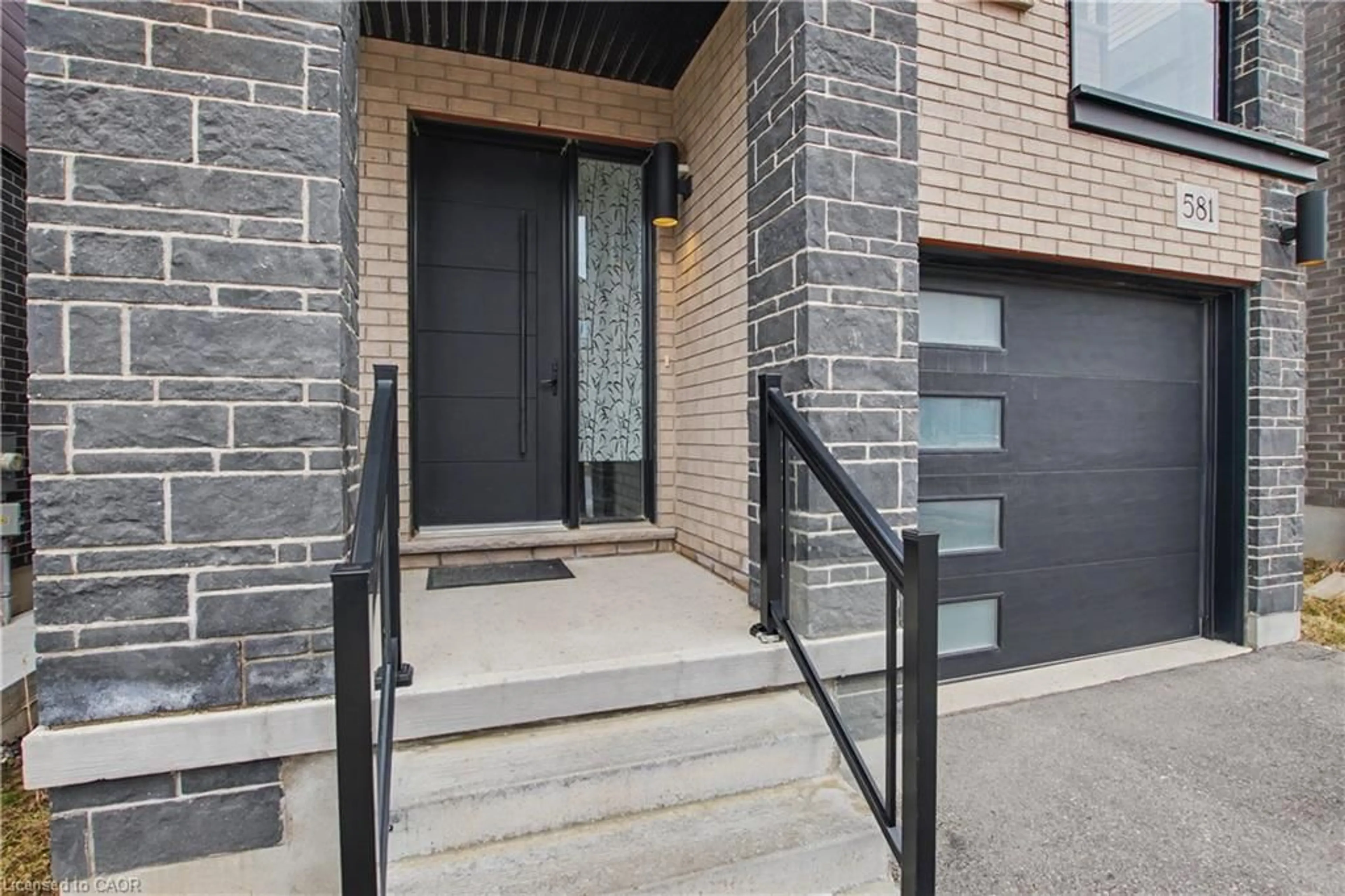 Unknown for 581 Benninger Dr, Kitchener Ontario N2E 0H8