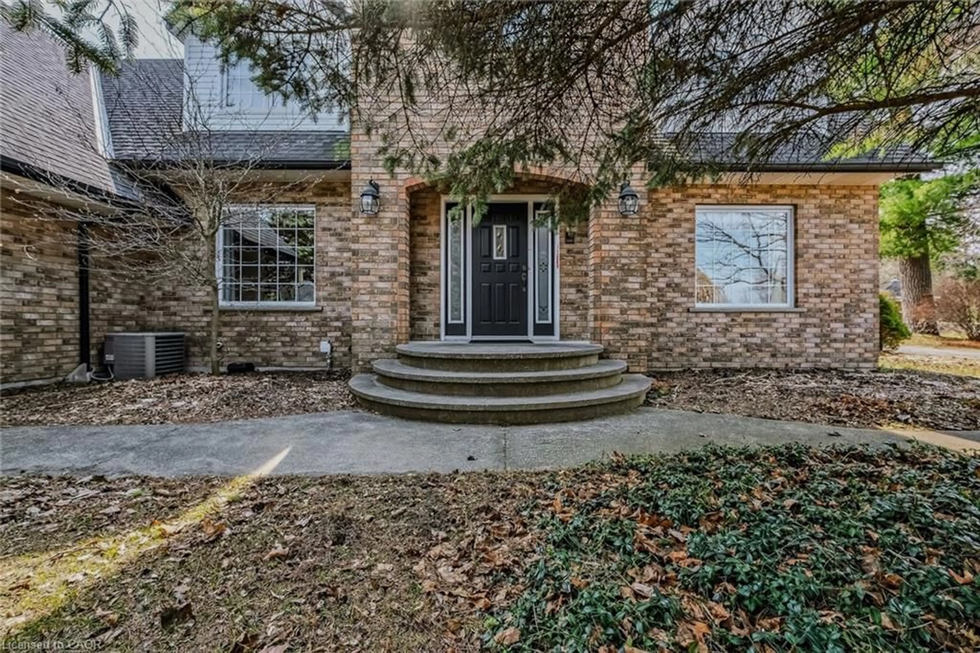 Home with brick exterior material, street for 208 Victoria St, Simcoe Ontario N3Y 4K2