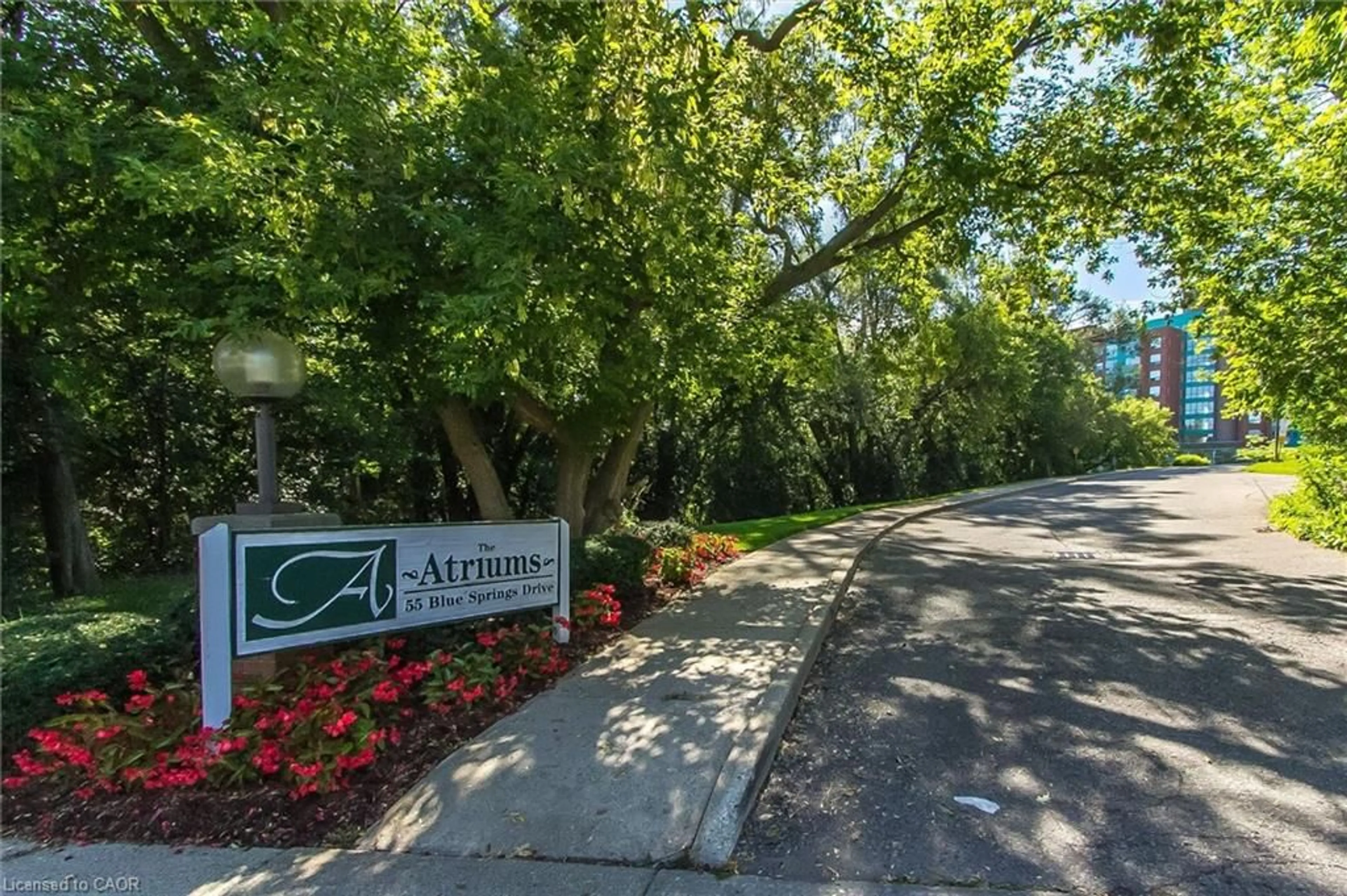 Indoor foyer for 55 Blue Springs Dr #612, Waterloo Ontario N2J 4T3