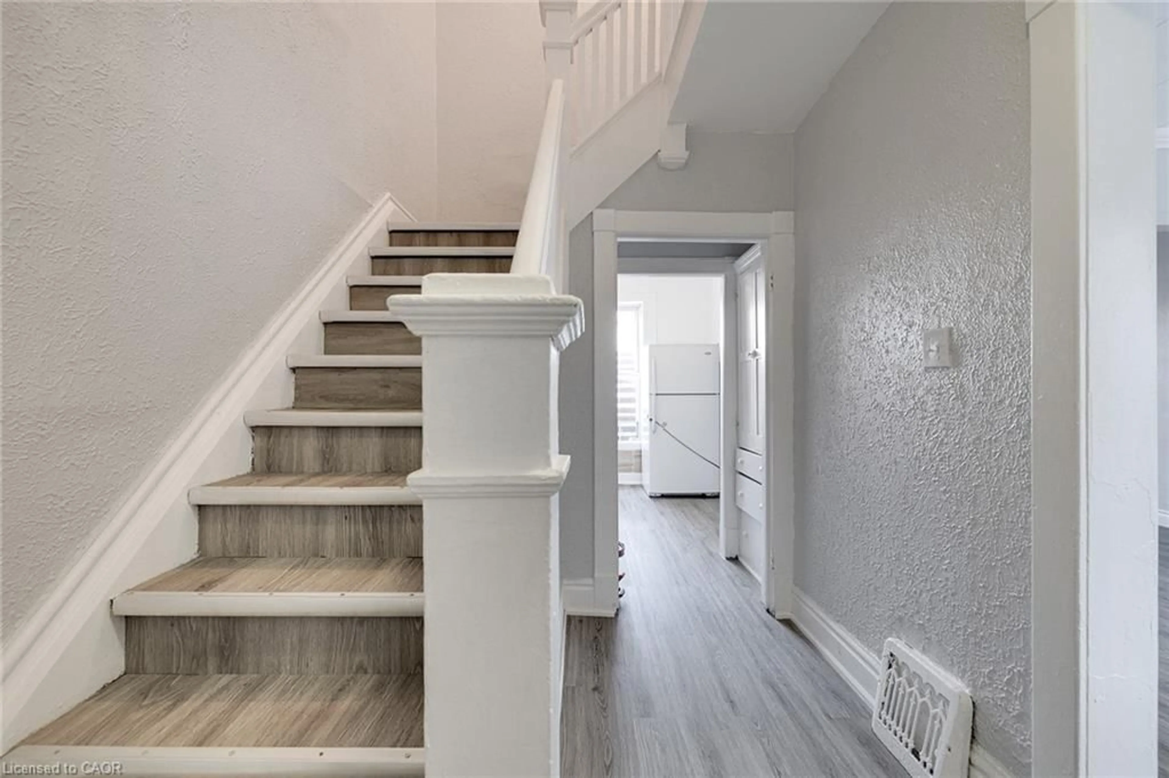 Unknown for 61 Eby St #B, Kitchener Ontario N2G 3K9