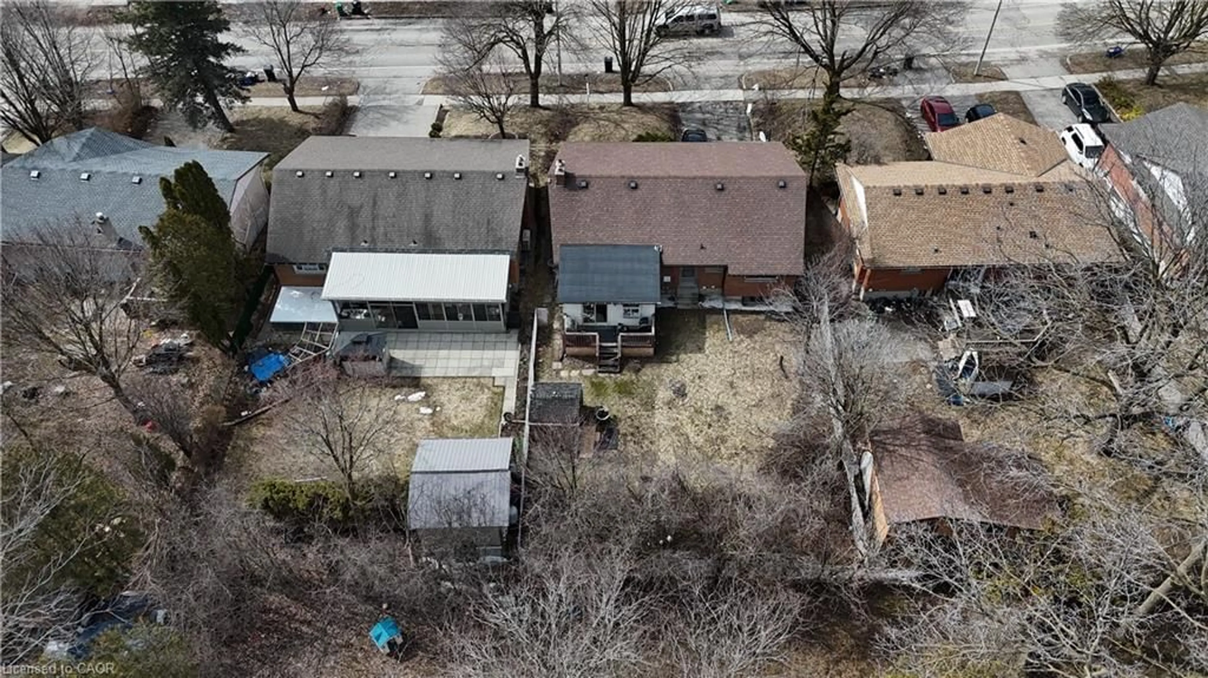 A pic from outside/outdoor area/front of a property/back of a property/a pic from drone, street for 396 Hazel St, Waterloo Ontario N2L 3P6