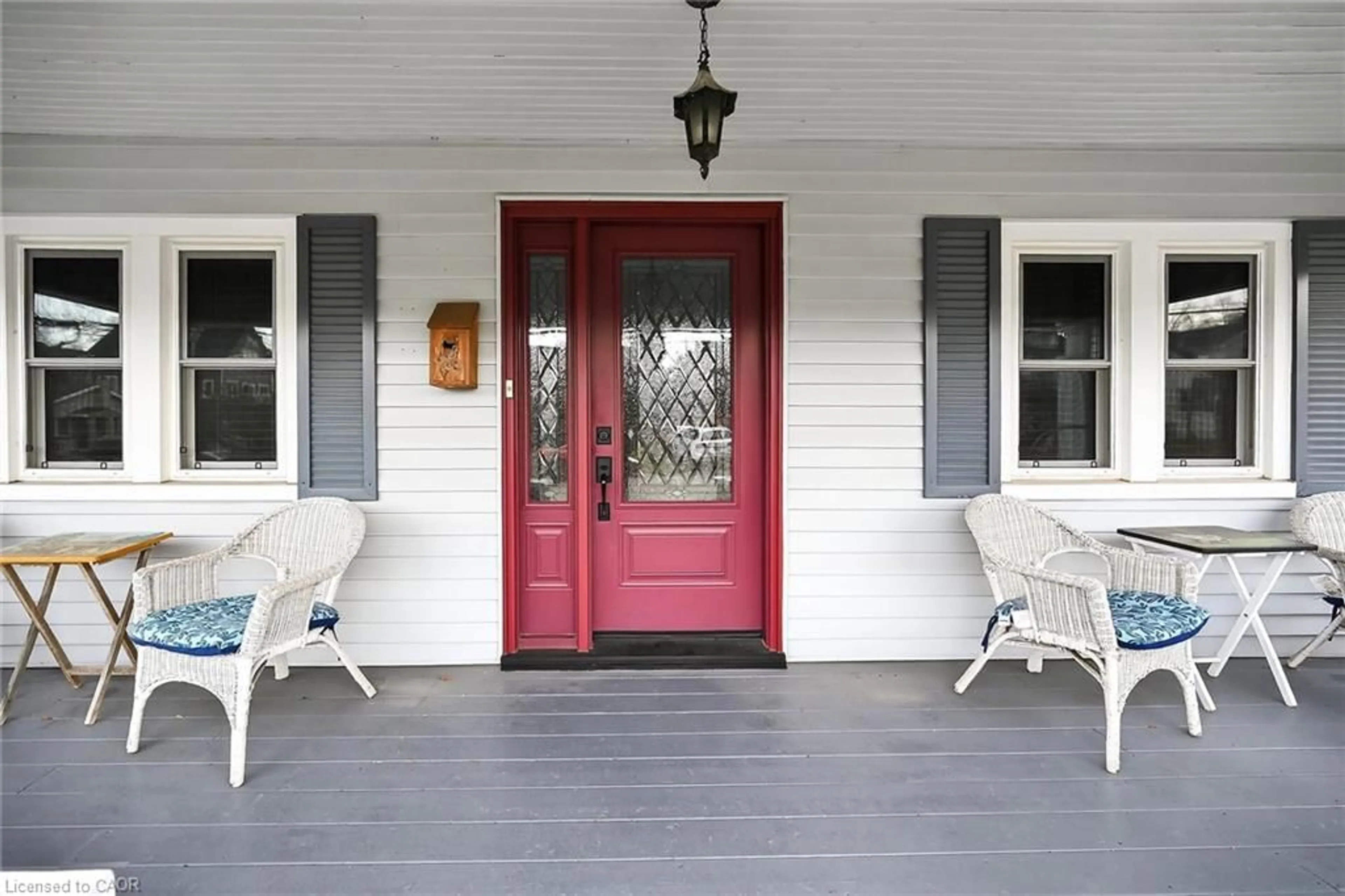 Indoor entryway for 3 Second St, Stoney Creek Ontario L8G 1R4