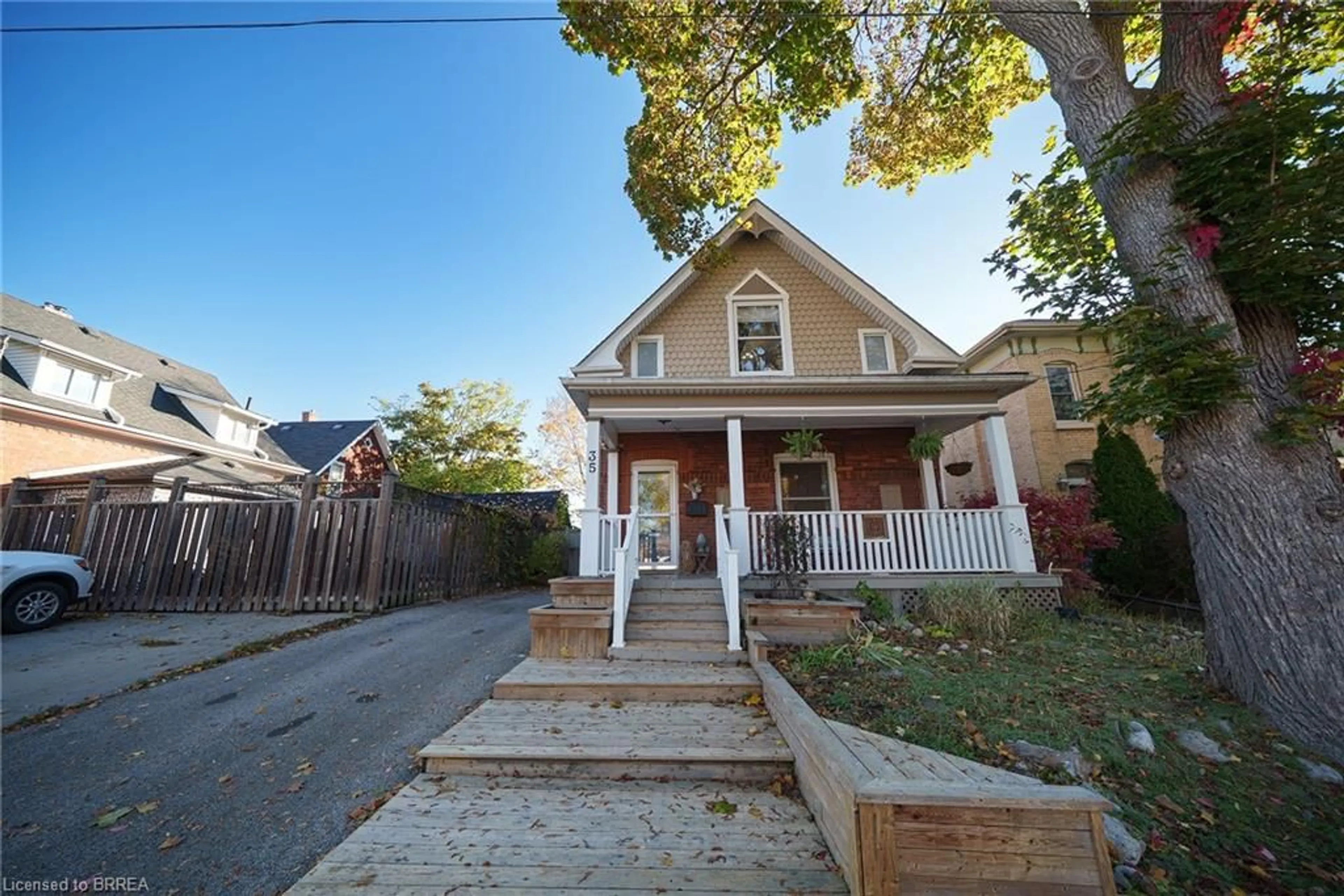 Unknown for 35 Murray St, Brantford Ontario N3S 5N4