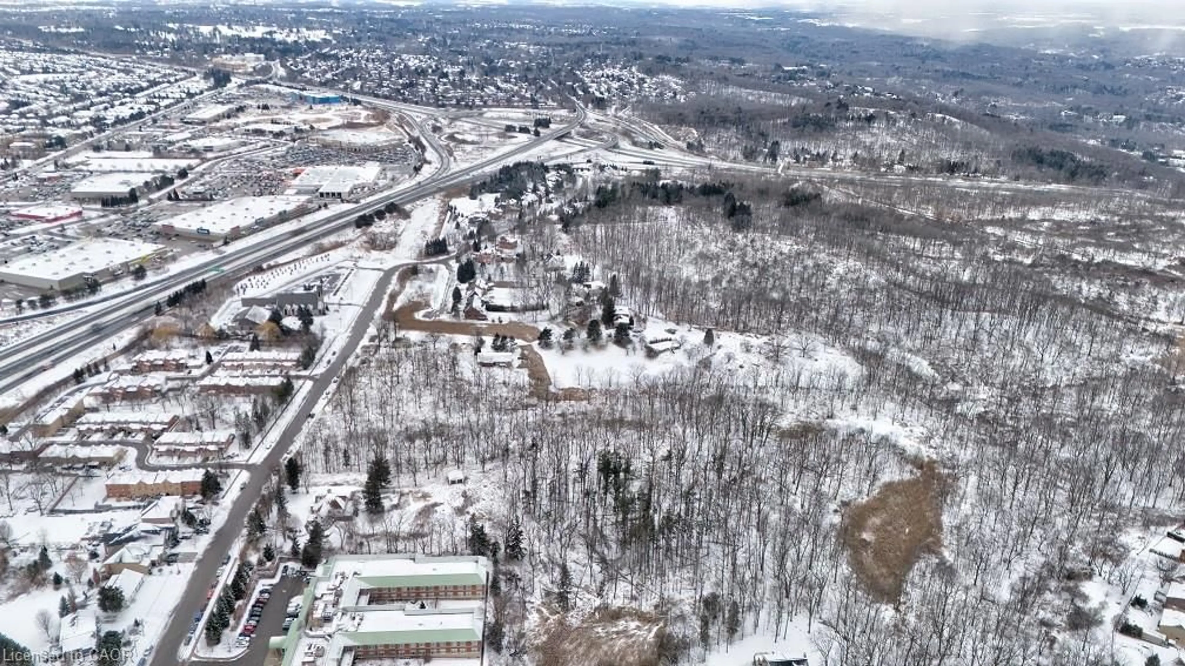 A pic from outside/outdoor area/front of a property/back of a property/a pic from drone, mountain view for 1127 & 1135 Old Mohawk Rd, Ancaster Ontario L9G 3K9
