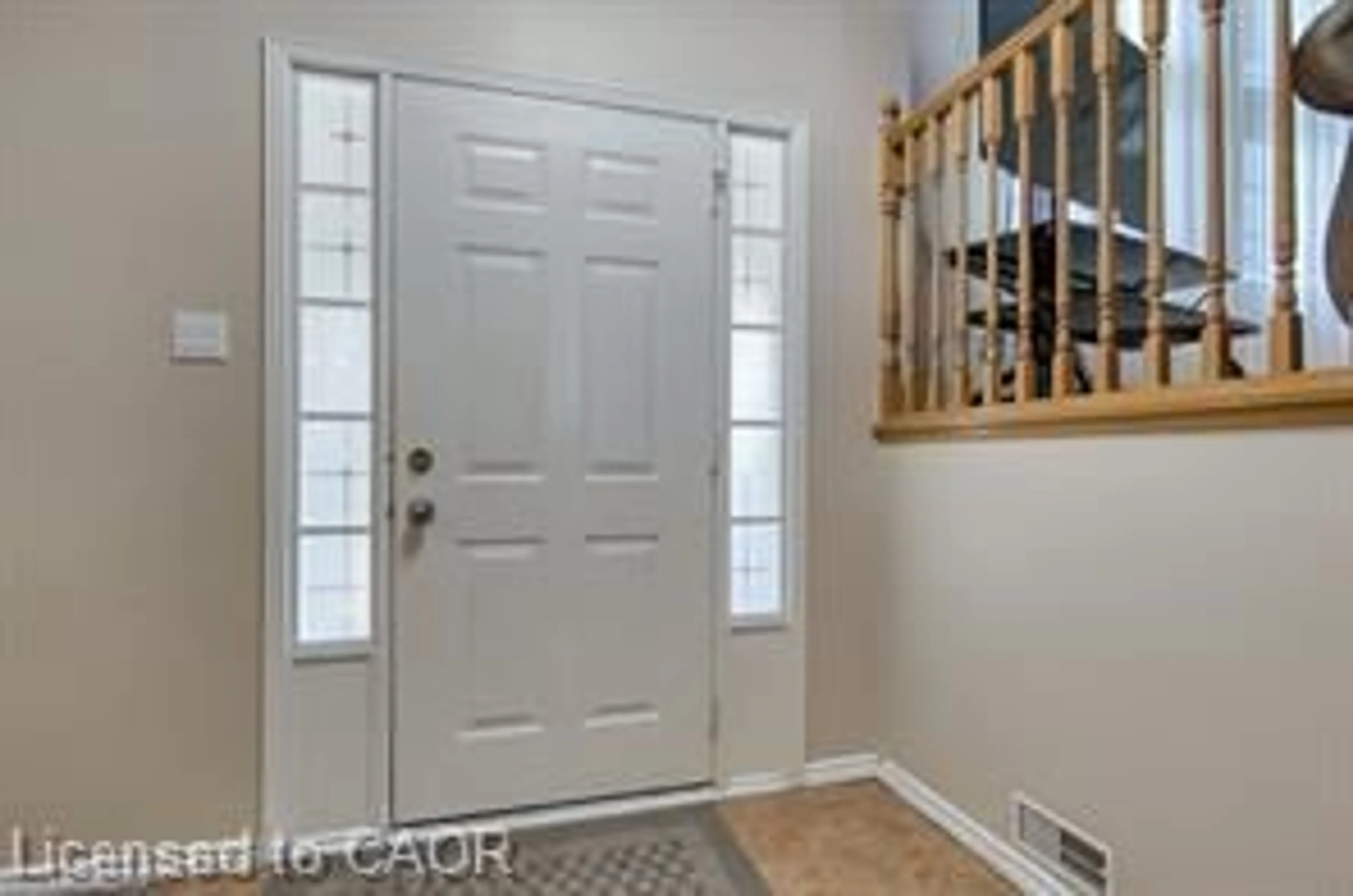 Indoor entryway for 23 Westchester Dr, Kitchener Ontario N2B 3T1